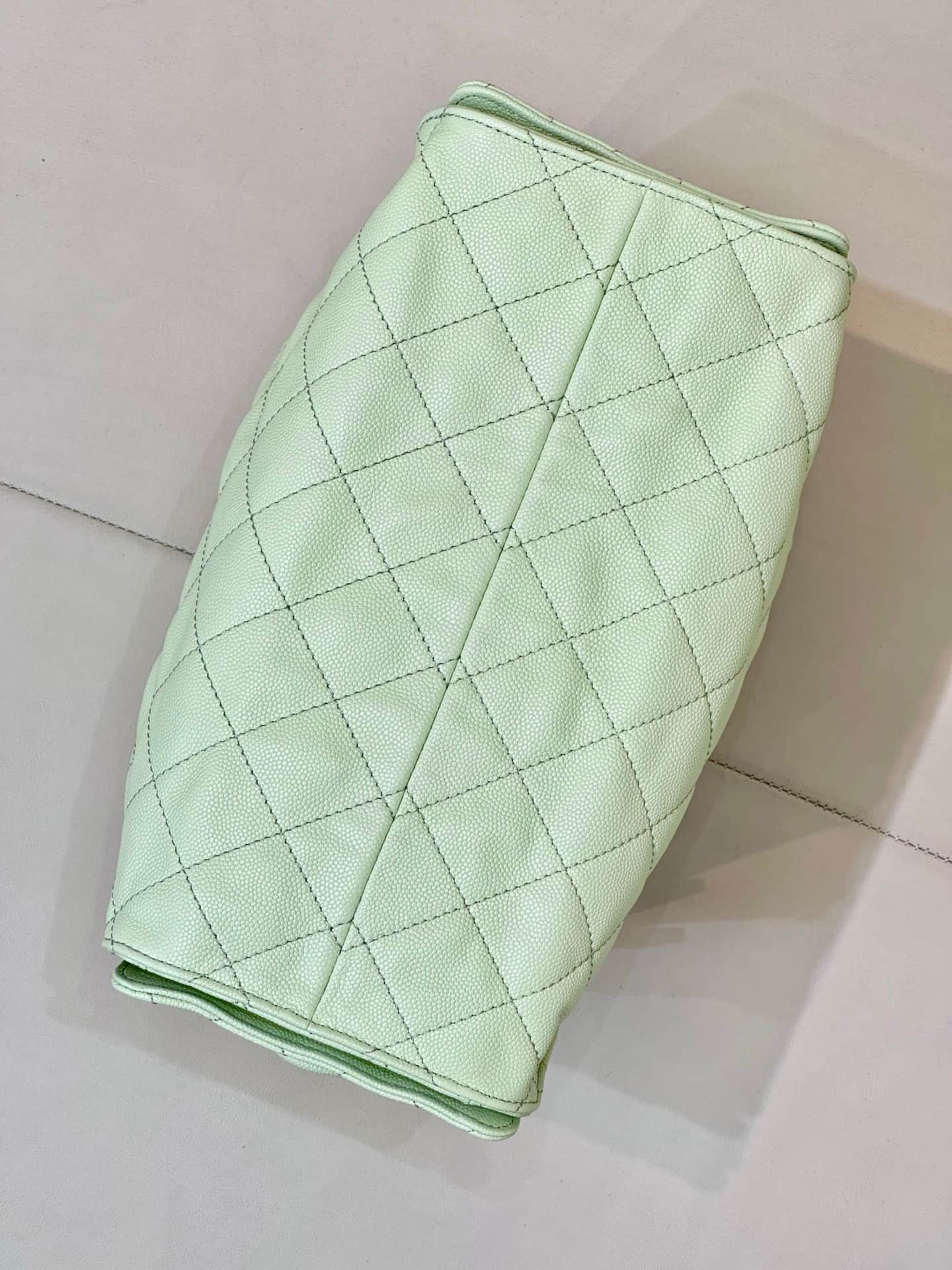 Chanel 25 Small Hobo handbag AS5293 Grained Calfskin & Gold-tone Metal Green TOP