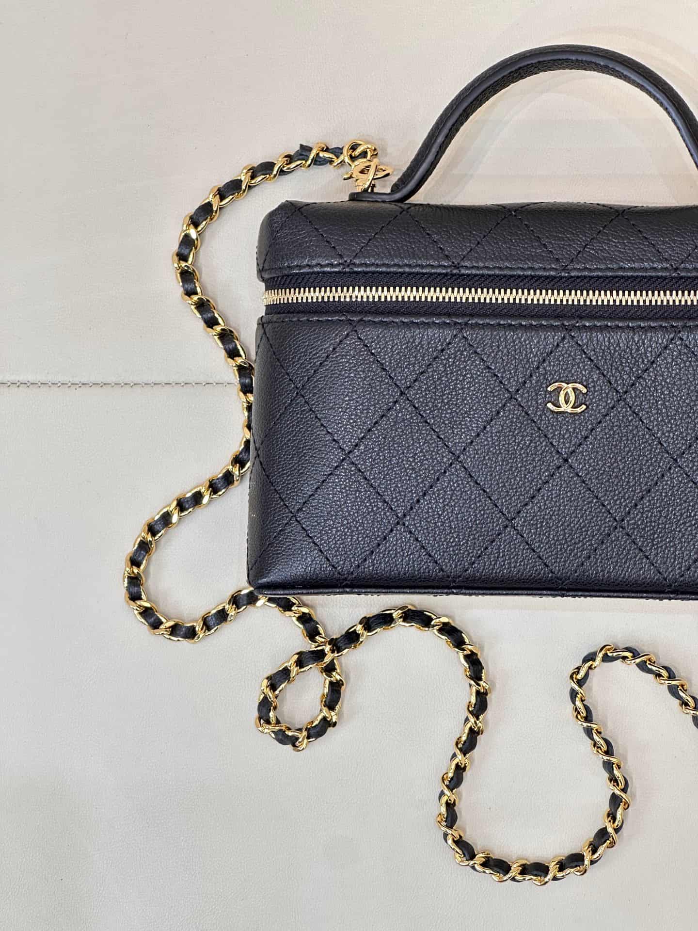 Chanel Vanity with Chain Grained Shiny Calfskin & Gold-Tone Metal Black AP5100 TOP