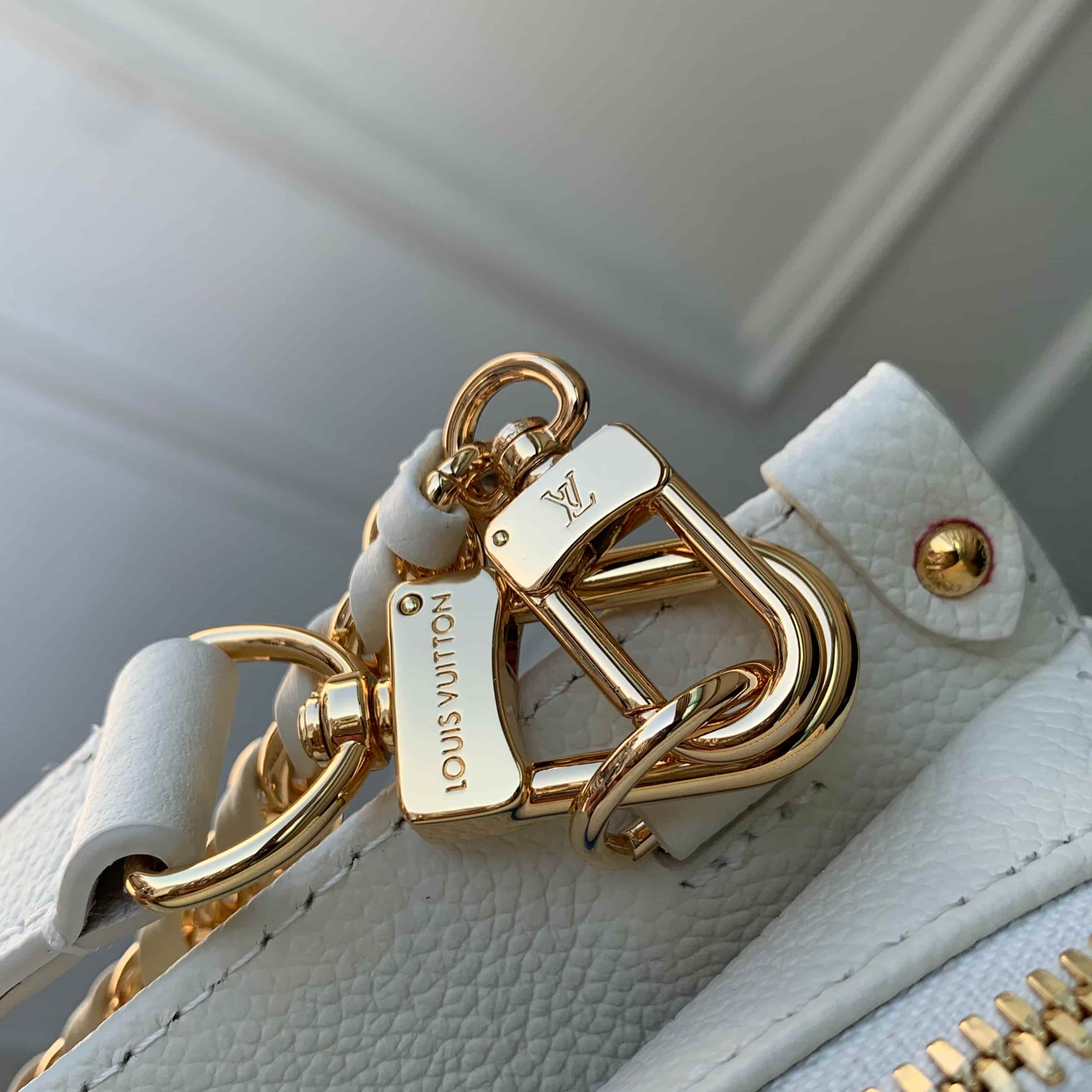 Louis Vuitton OnTheGo East West Milky White/Blue Cowhide leather M27577 High