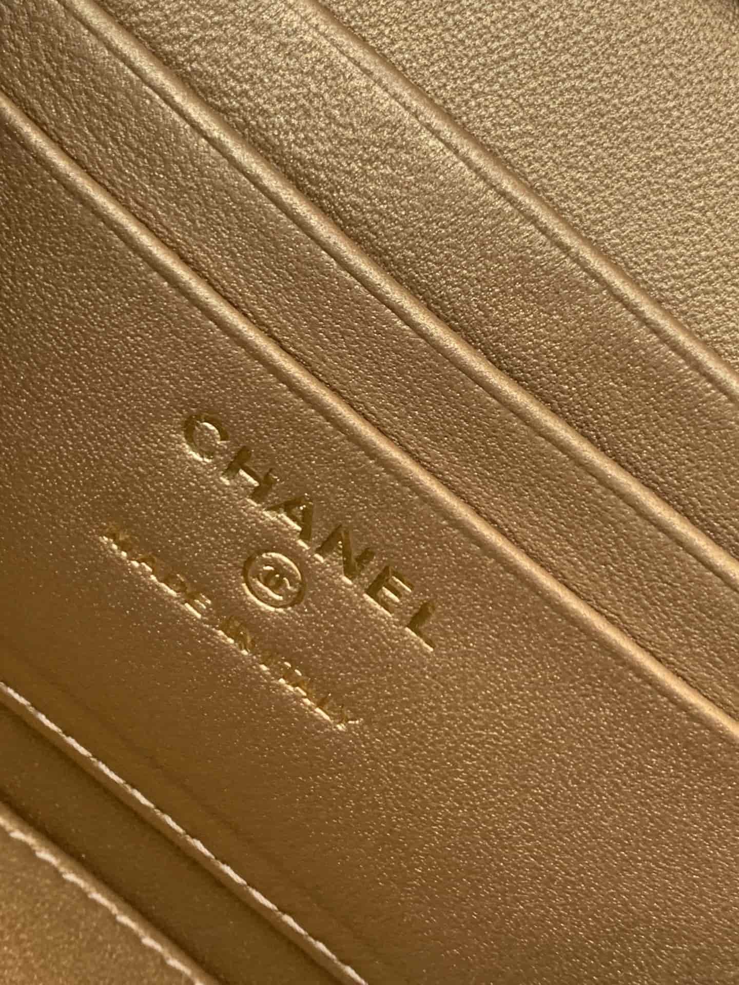 Chanel Vanity with Chain AP3940 Lambskin & Gold Metal Black A