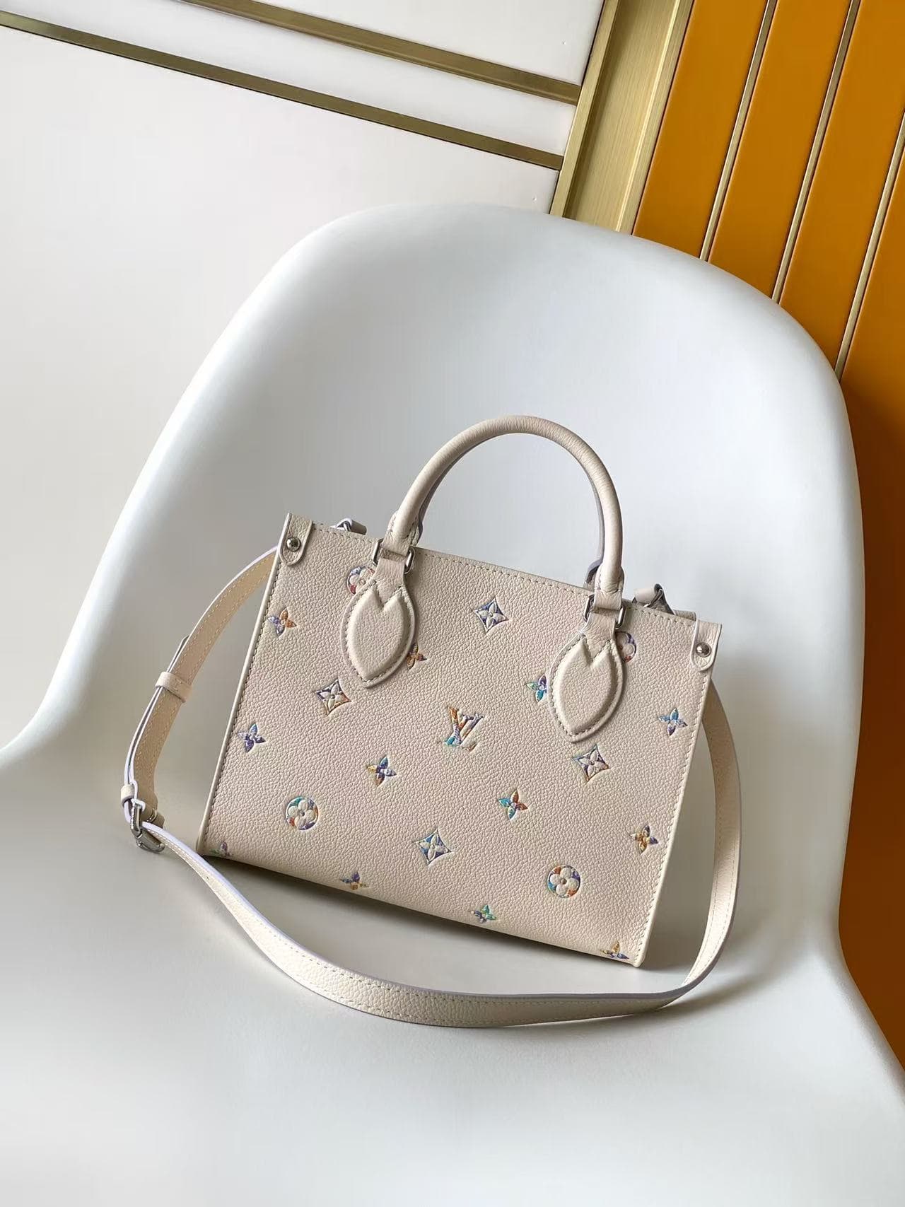 Louis Vuitton OnTheGo PM Link Quartz Embossed cowhide leather M29976 High