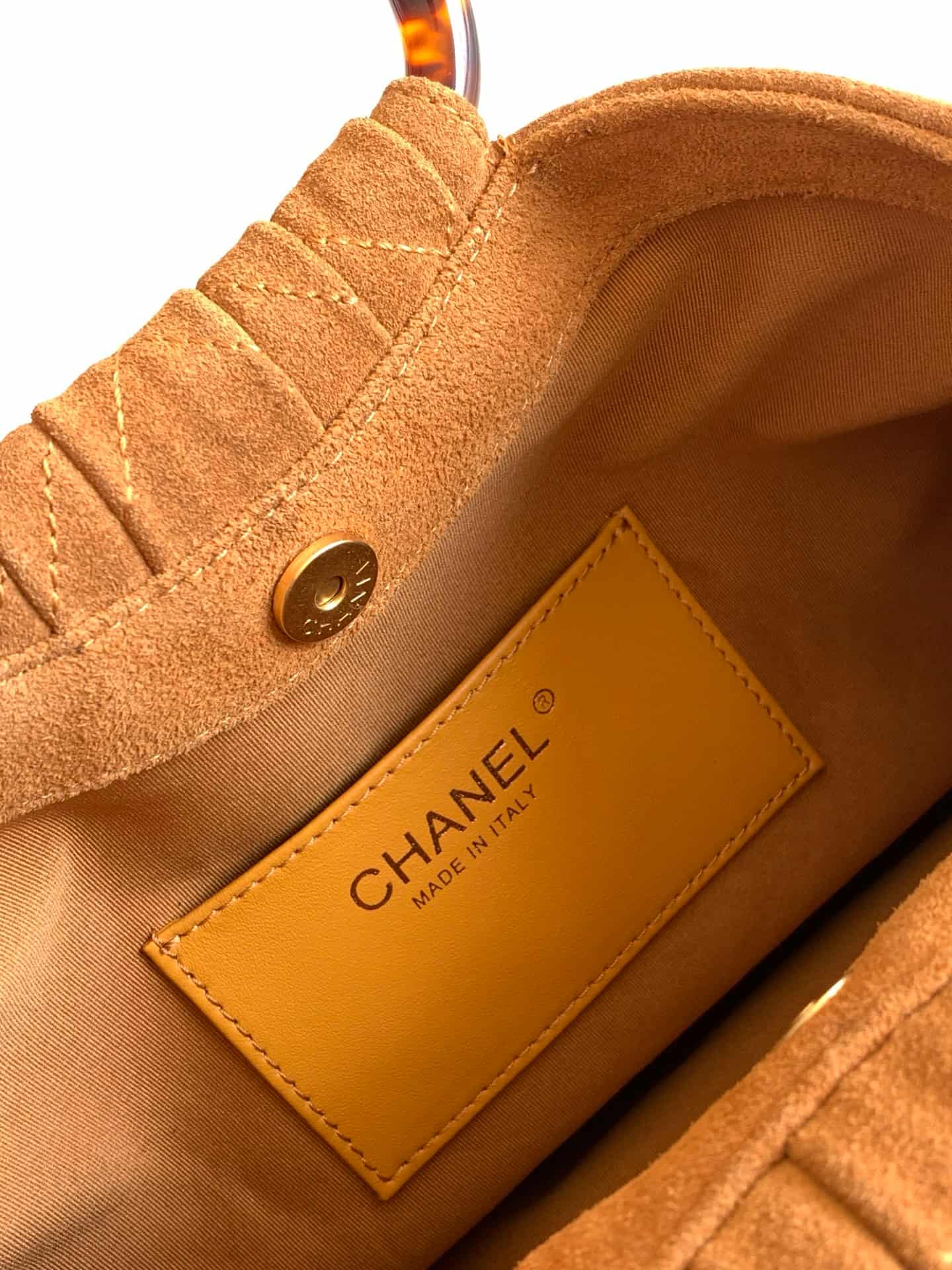 Chanel Medium Hobo Bag Suede Calfskin Turtoise-Shell Effect Plexi & Gold-Tone Metal Camel AS6010 High