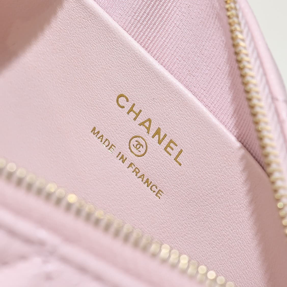 Chanel Chain Wallet Grained Shiny Calfskin & Gold-Tone Metal AS4704 Pink A