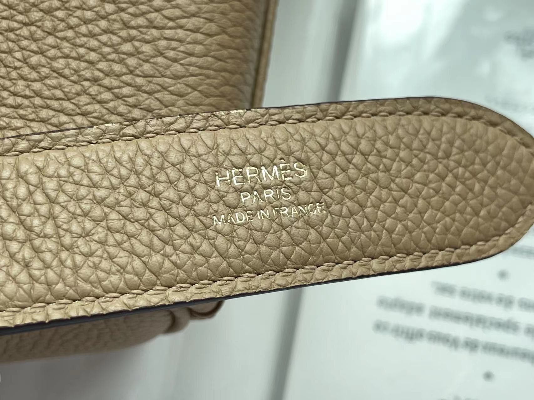 Hermes Kelly Messenger 25cm Taurillon Clemence Leather In Biscuit WAX