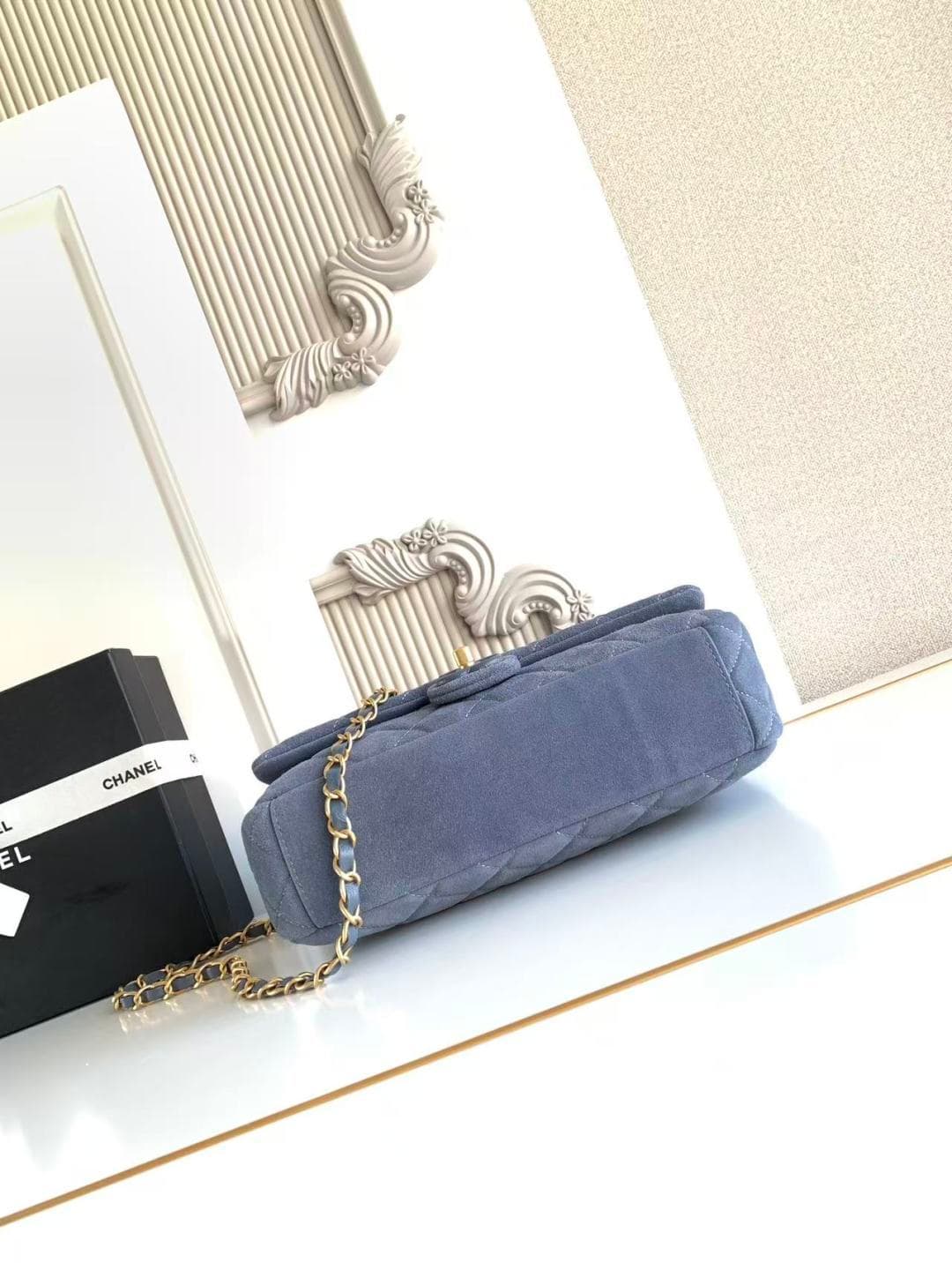 Chanel Classic Flap bag in Blue Suede & Gold-Tone Metal AS5987 A