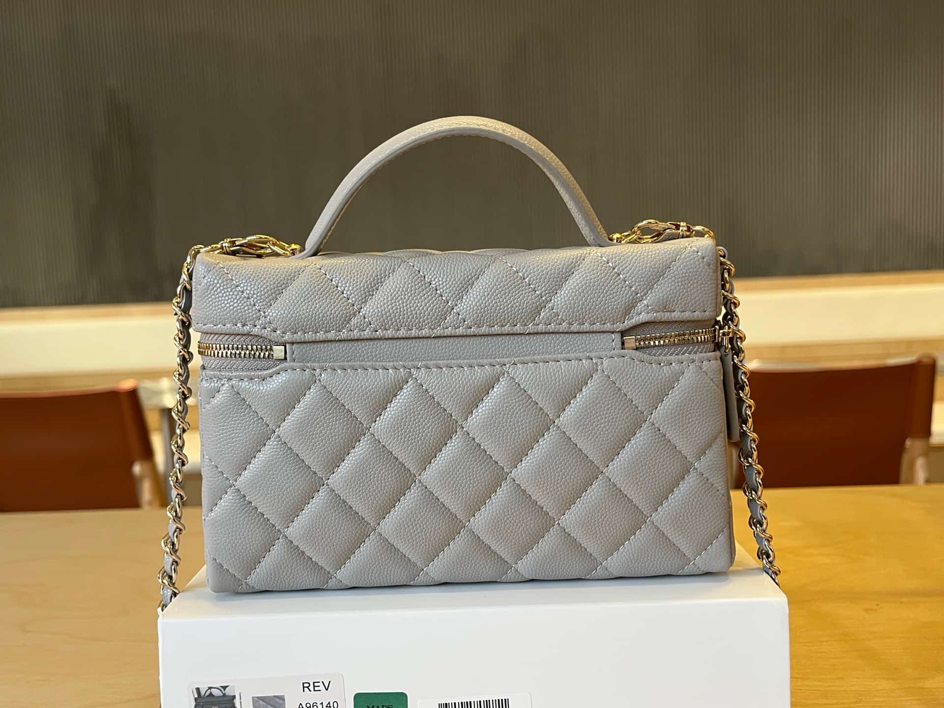 Chanel Vanity with Chain Grained Shiny Calfskin & Gold-Tone Grey A96140 A
