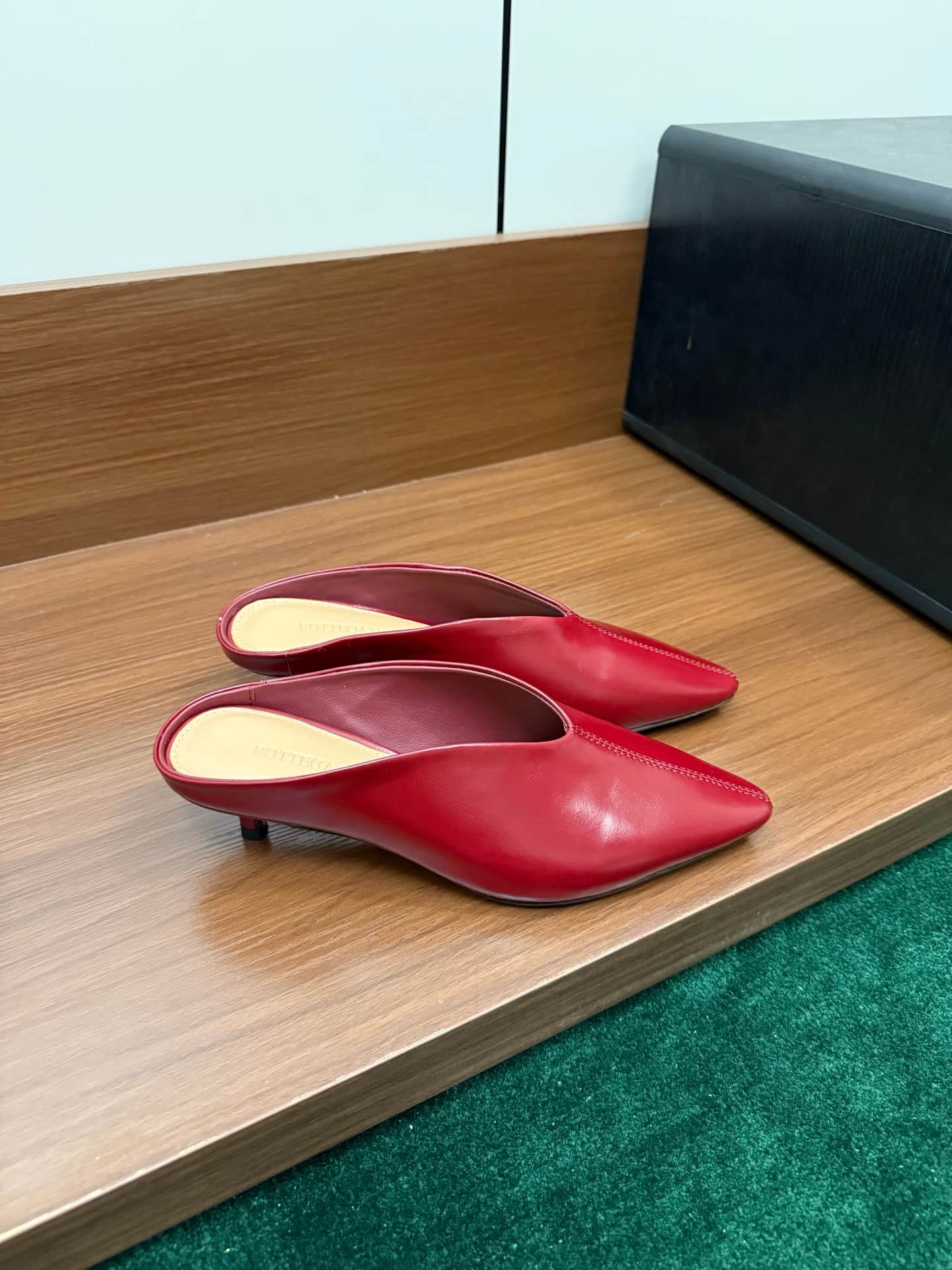 Bottega Veneta Vesta Leather Mules Women