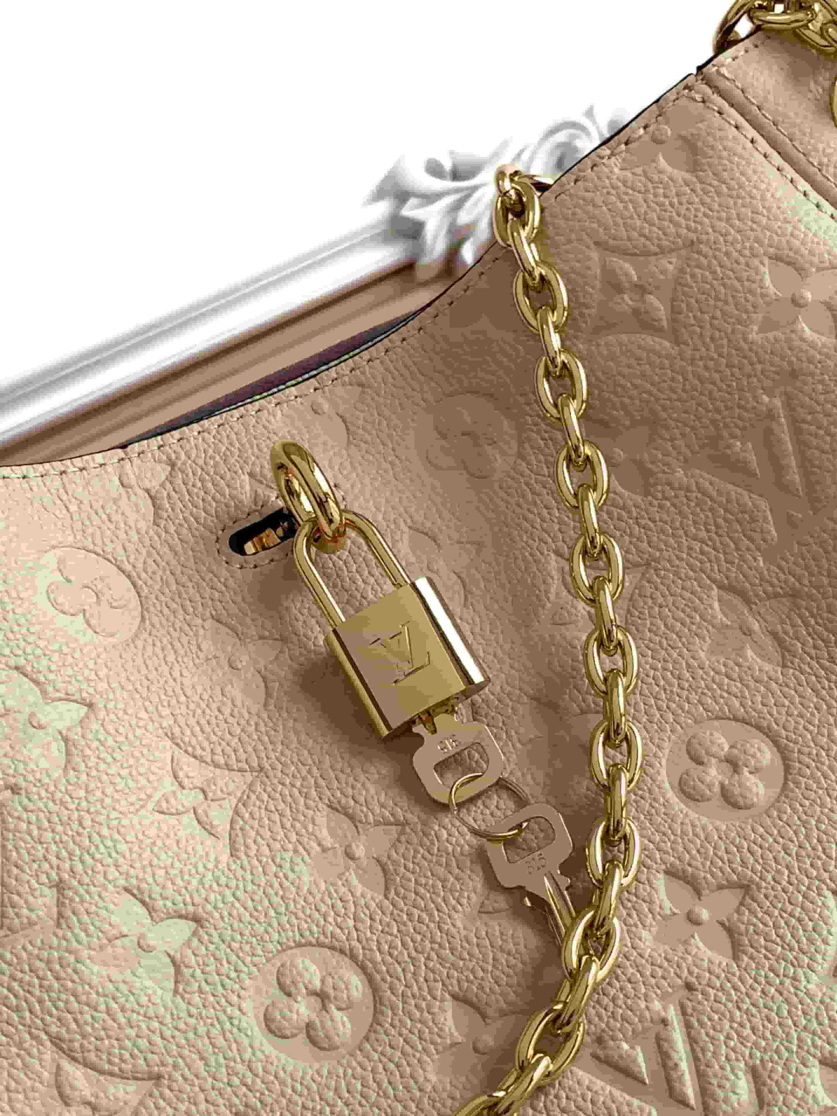 Louis Vuitton Anytime PM Beige Cowhide leather M14414 High
