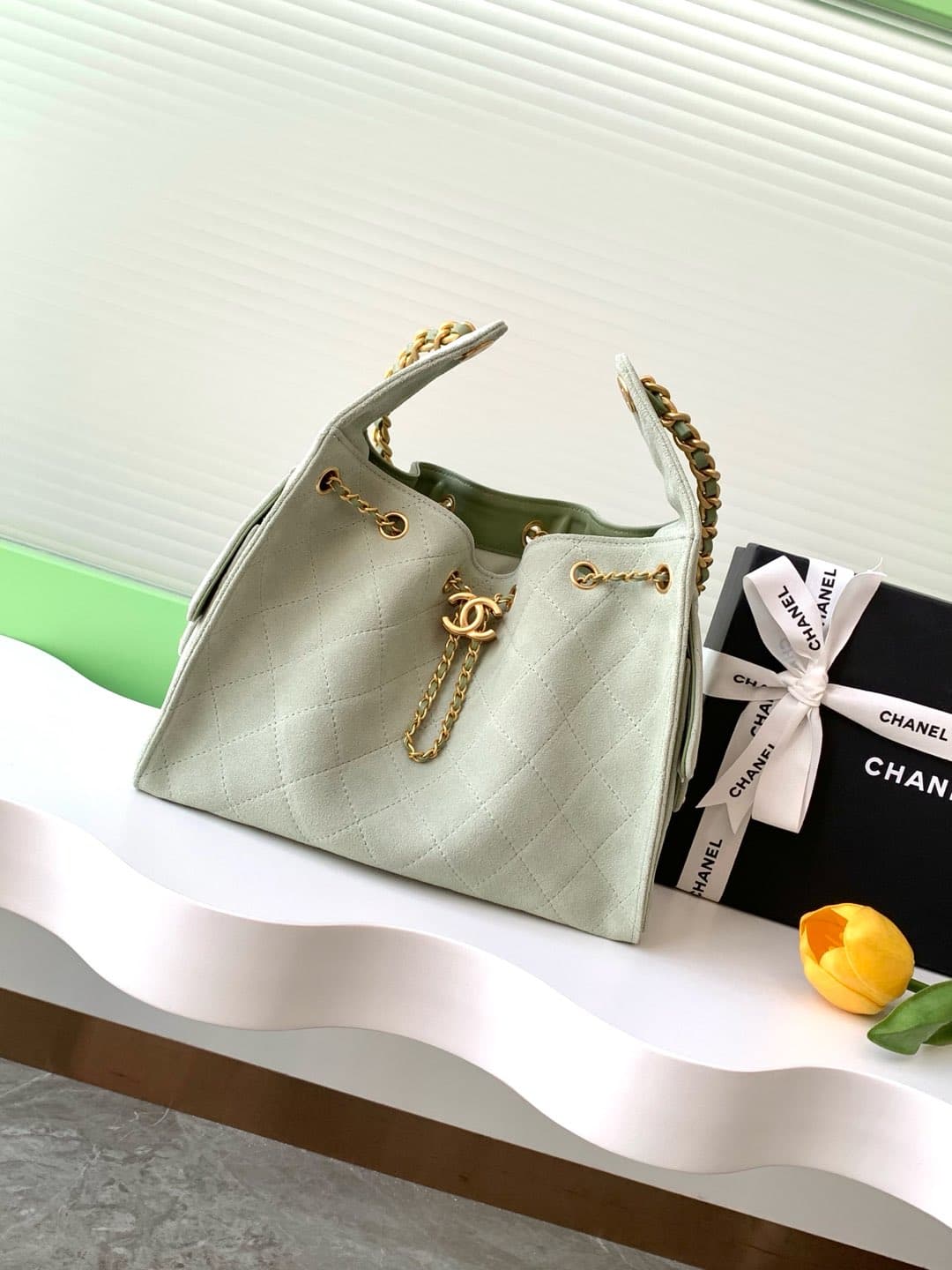 Chanel 25 Small Hobo handbag AS5293 Suede & gold-tone metal Green A