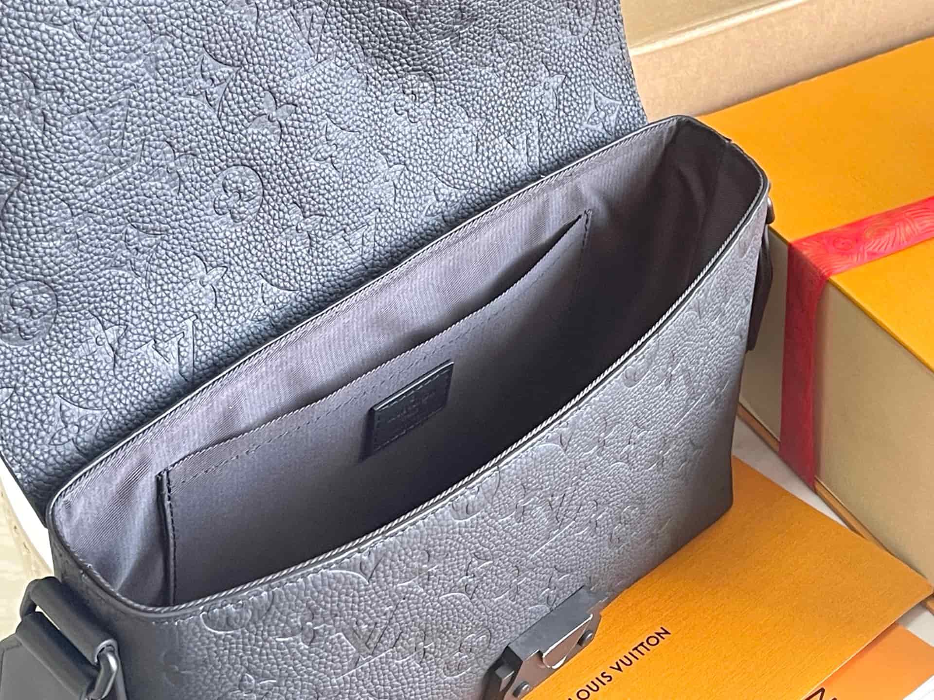 Louis Vuitton S-Cape Messenger Monogram Taurillon Leather M23741 TOP