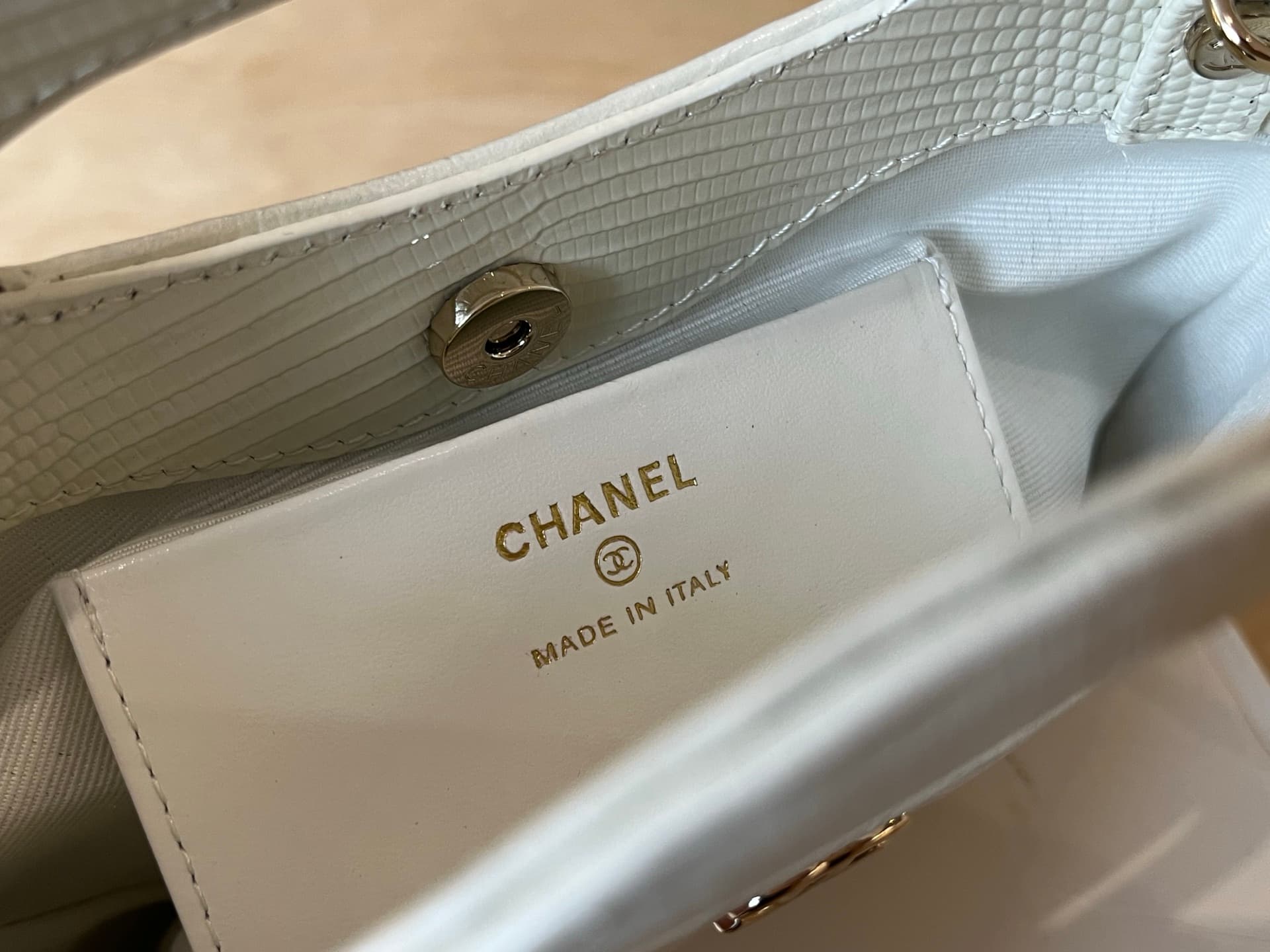 Chanel 31 Mini BAG Lizard-embossed Calfskin& Gold-Tone Metal AP3656 White A