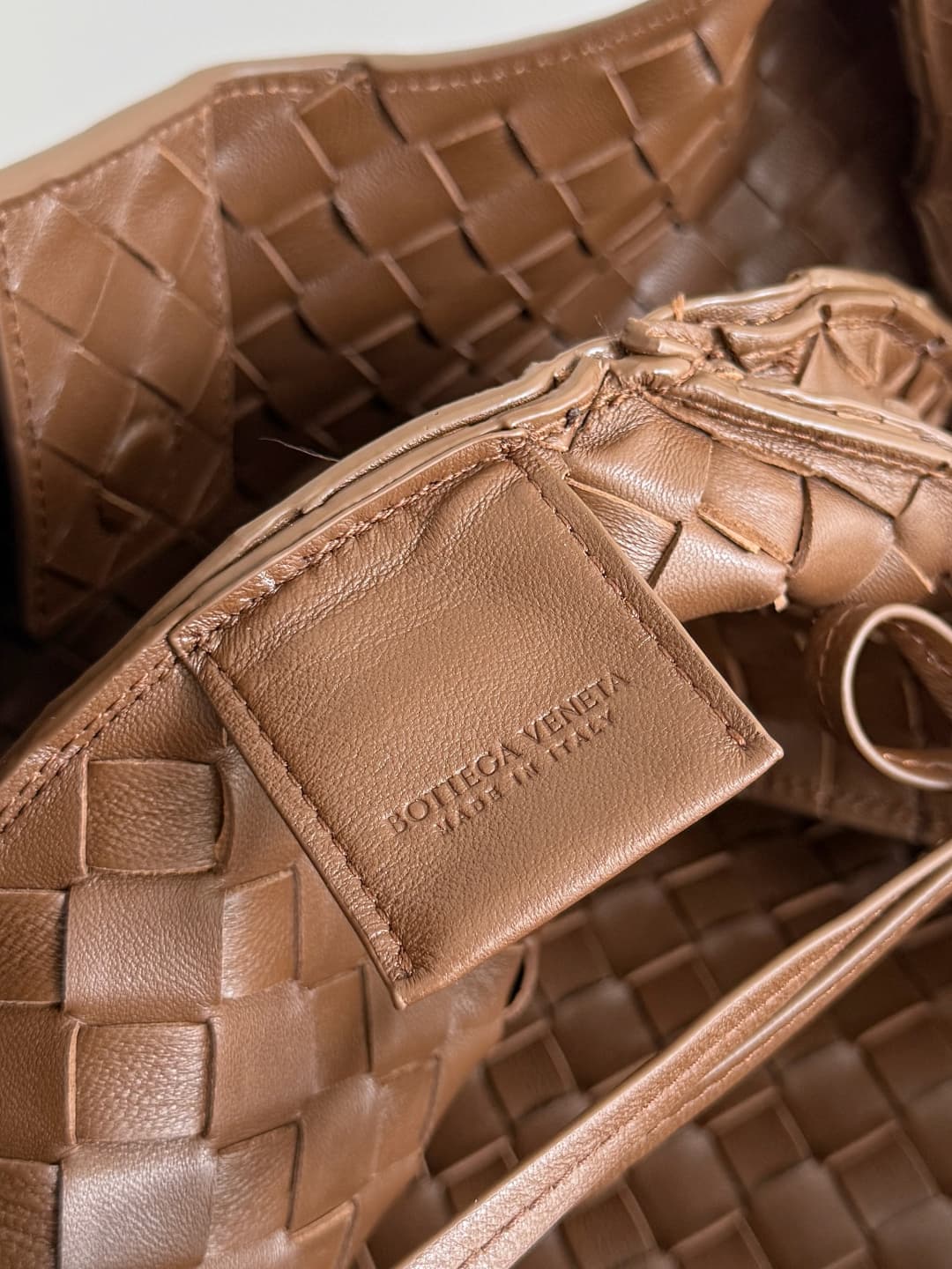 Bottega Veneta Large Campana shoulder bag in Intrecciato leather Pinecone TOP