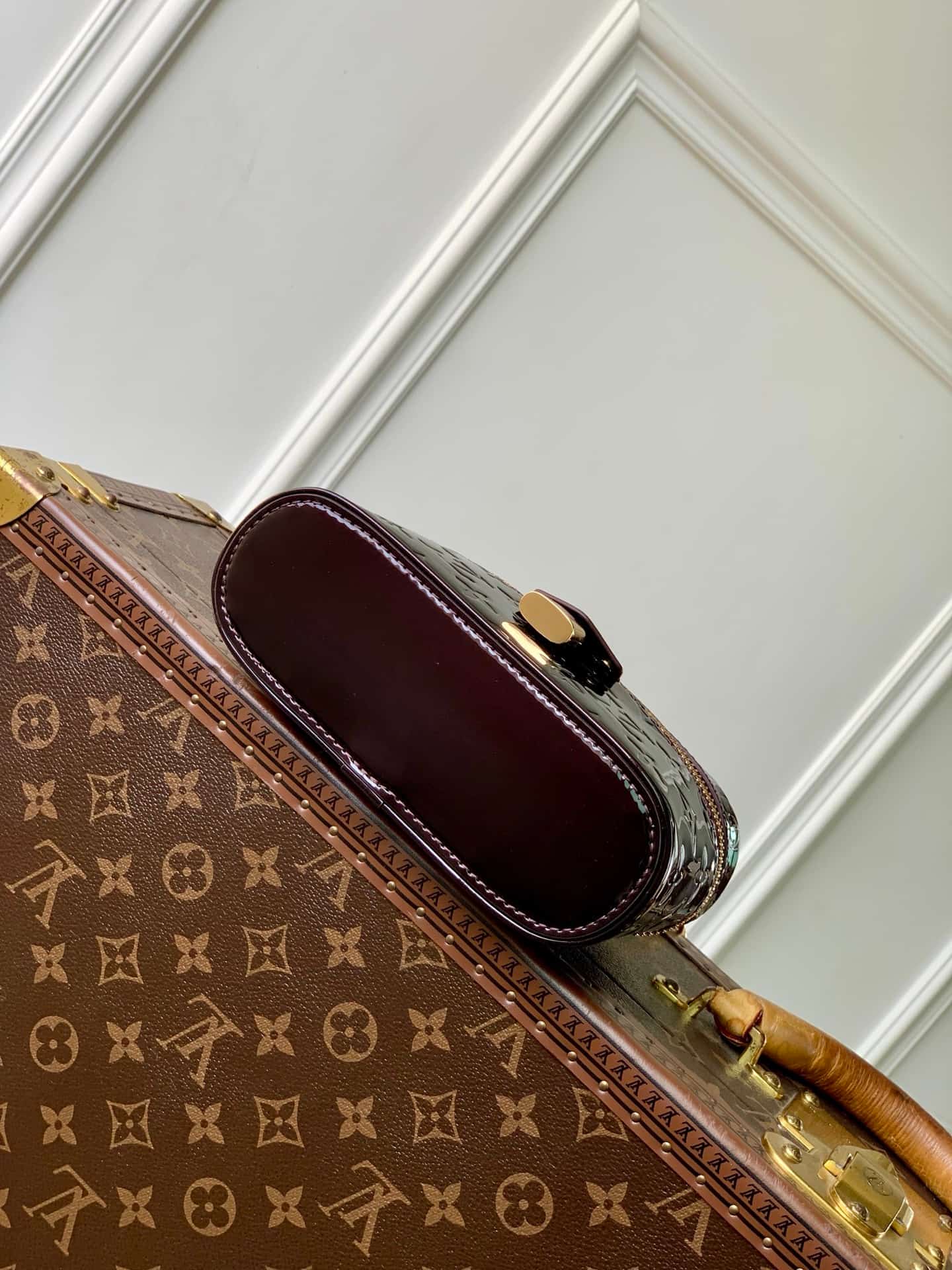 Louis Vuitton Vanity Chain Pouch Datewood Varnished cowhide leather M28334 High