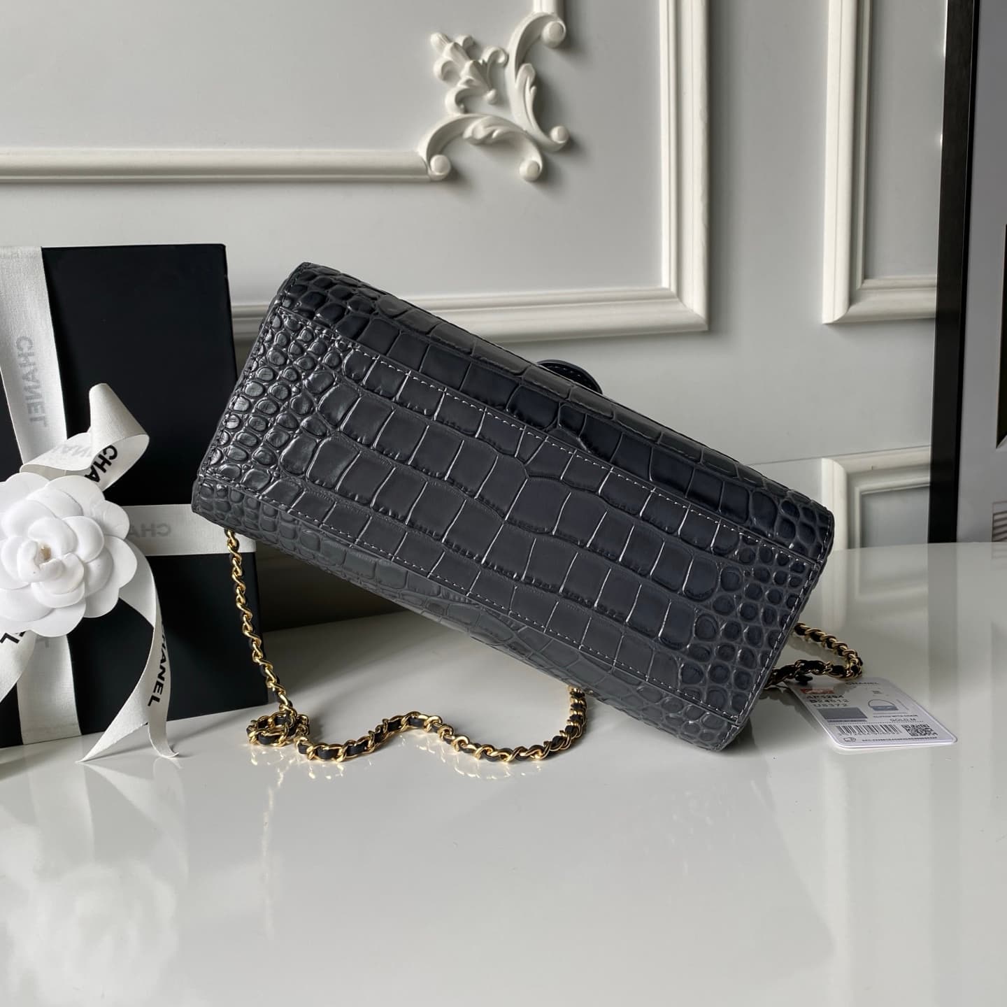 Chanel Clutch with chain Crocodile Embossed Calfskin & Gold-Tone Metal AP5294 Grey High