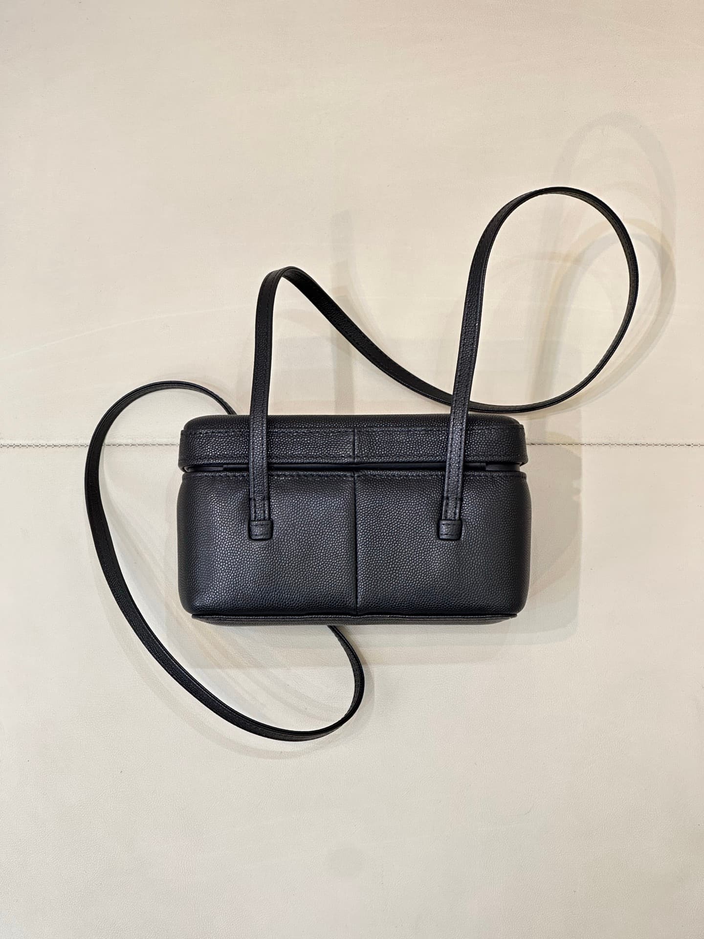Chanel Long Vanity with Leather Strap Grained Shiny Calfskin & Gold-Tone Metal Black AP5067 TOP
