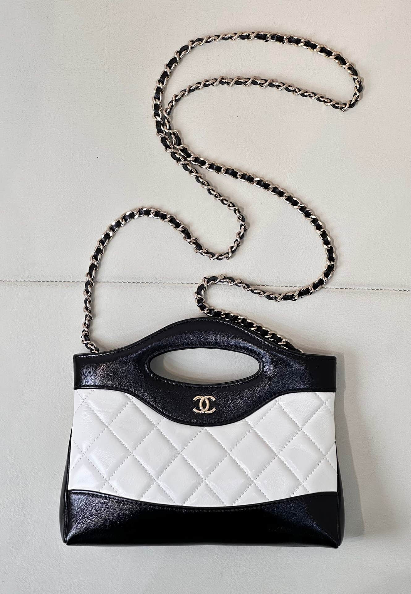 Chanel Clutch with chain Lambskin & Gold-Tone Metal AP3656 Black&White TOP