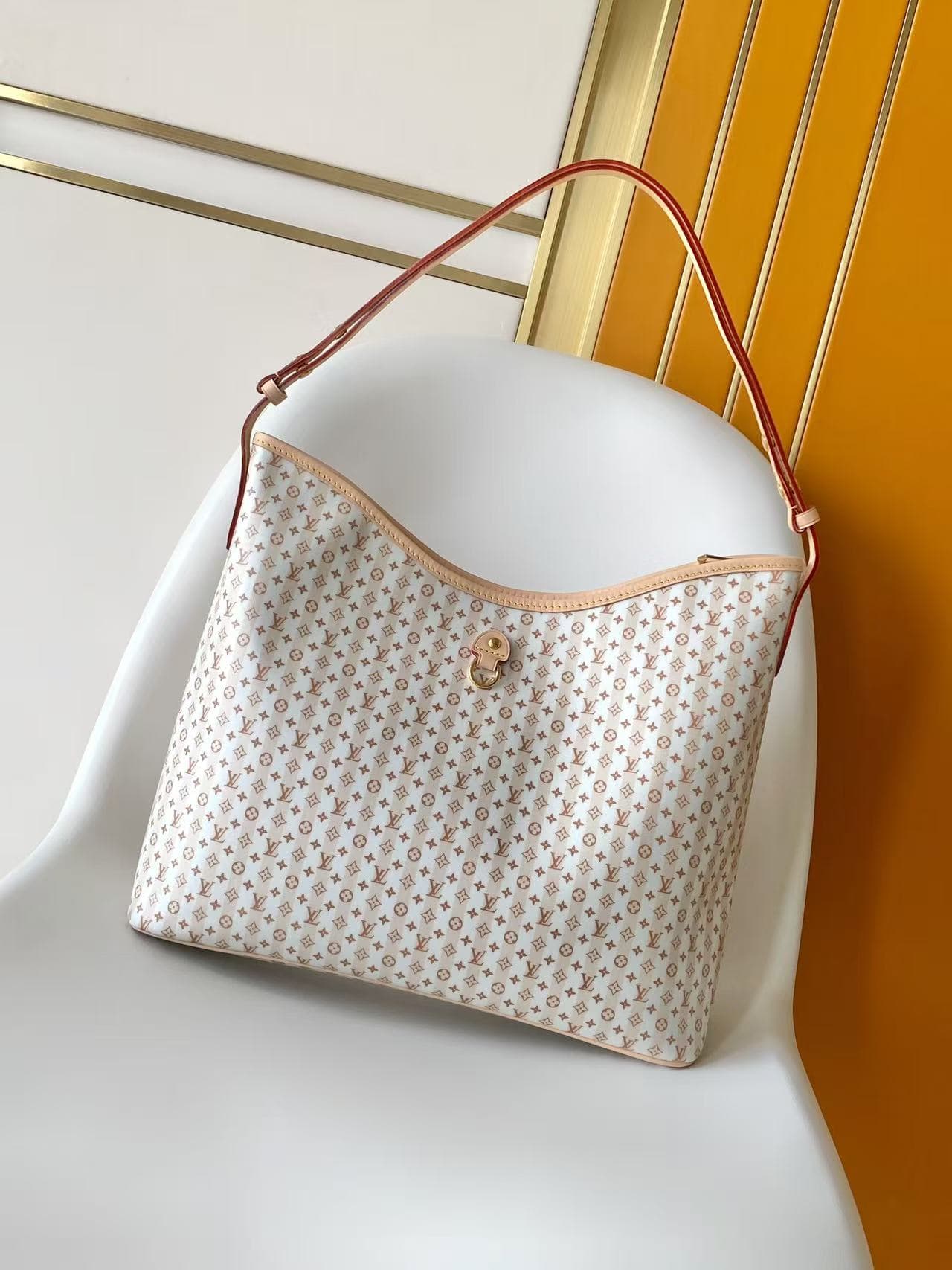 Louis Vuitton Lineup MM Nude Rose Coated canvas M29141 High