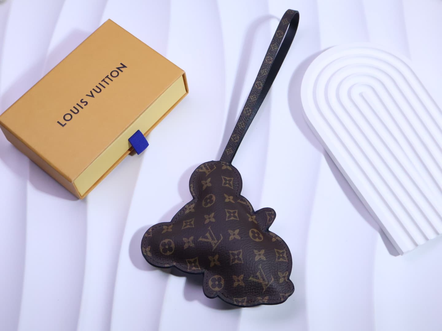 LV x Murakami Superflat Panda Bag Charm M02440