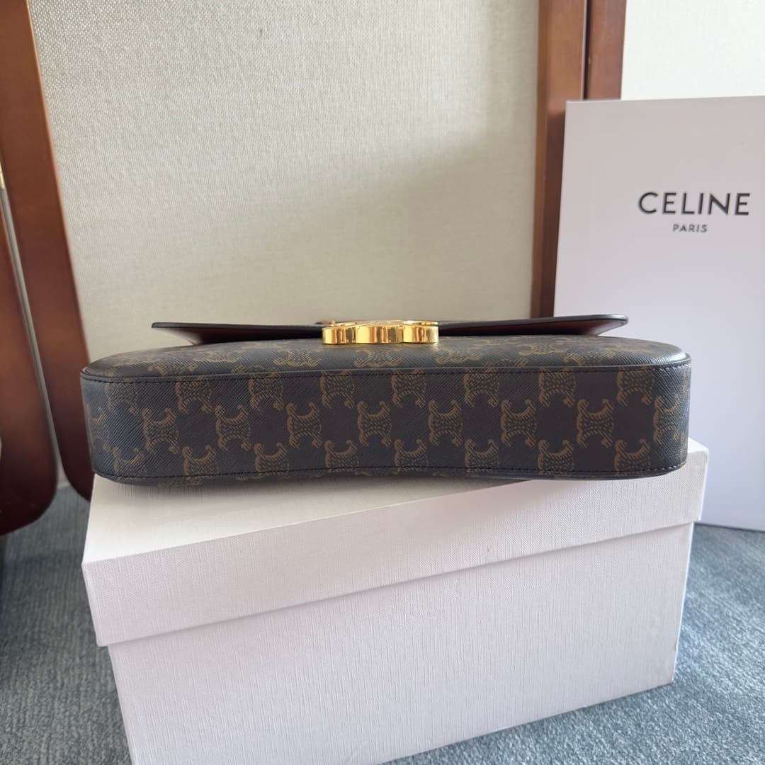 CELINE Triomphe Lola bag in Tan High