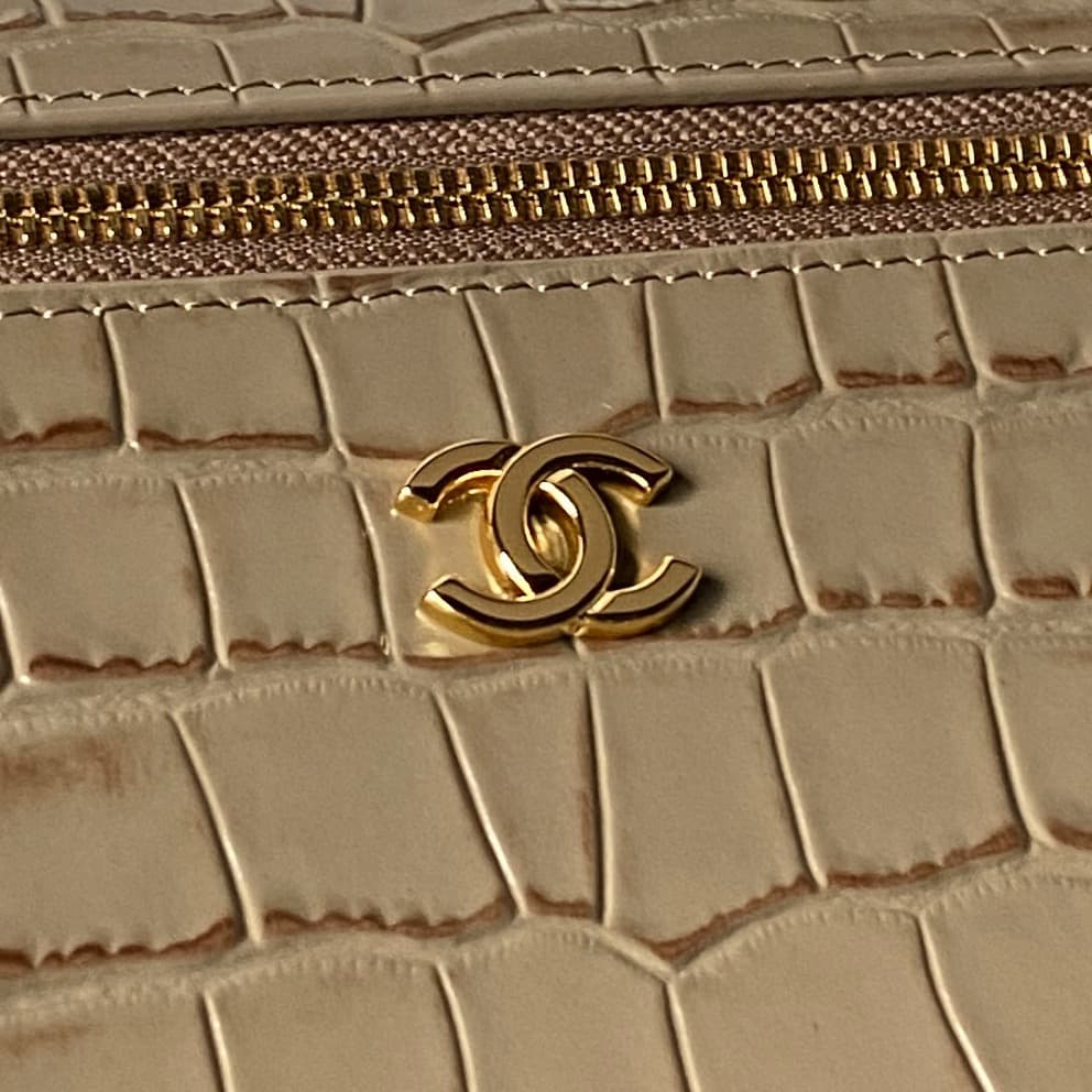 Chanel Large Vanity with chain Crocodile Embossed Calfskin & Gold-Tone Metal Khaki AS5347 A