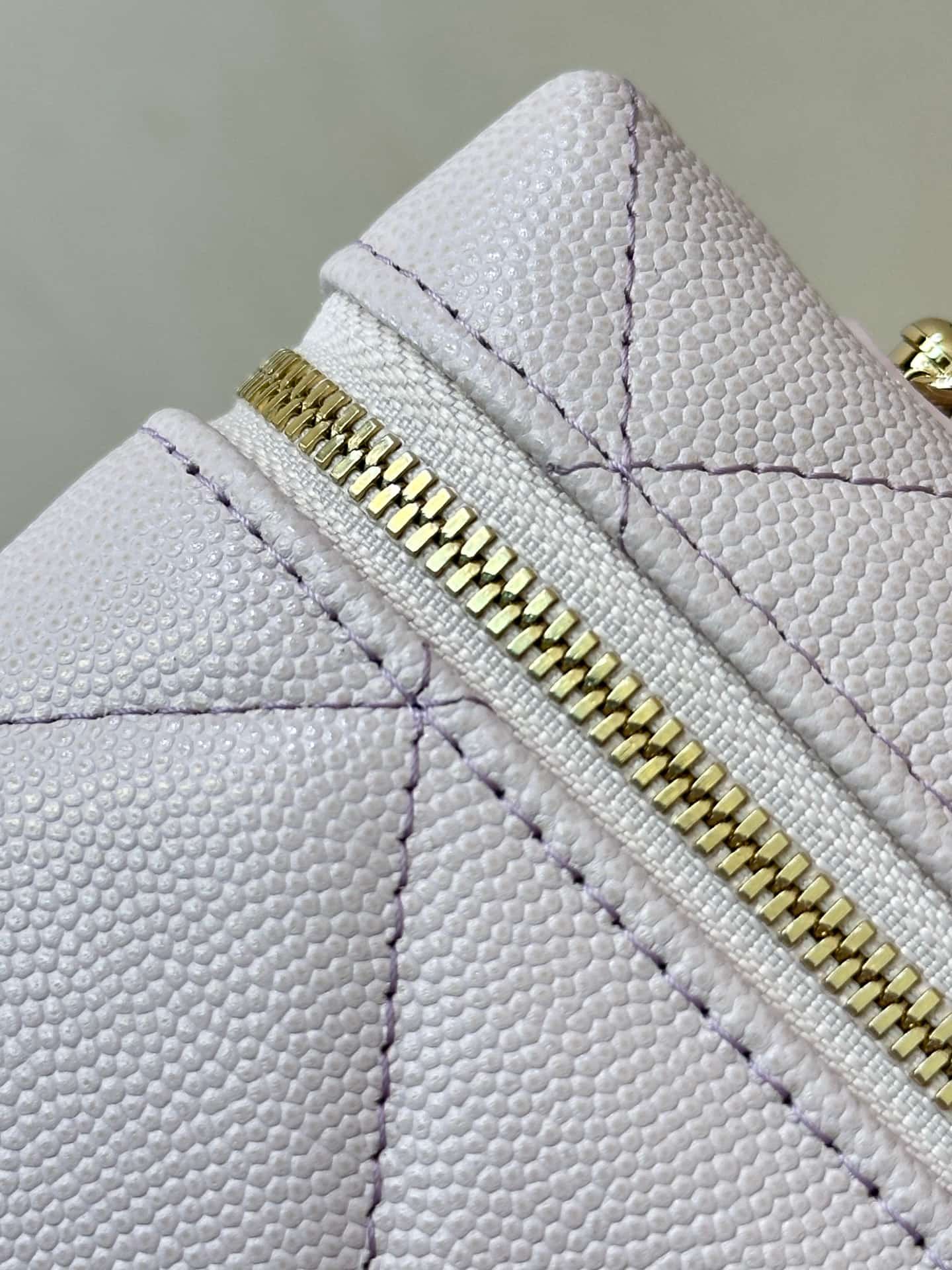 Chanel Vanity with Chain Grained Shiny Calfskin & Gold-Tone Metal Light Pink AP4936 TOP