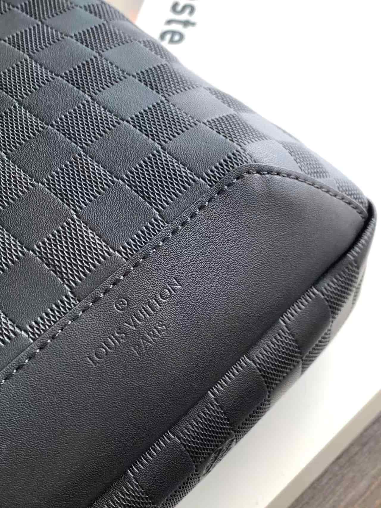 Louis Vuitton Avenue Slingbag Damier Infini Leather High