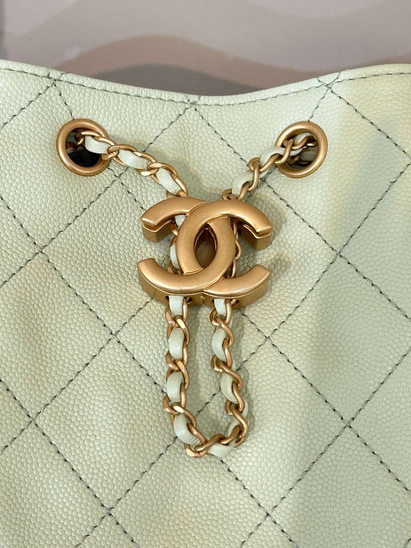 Chanel 25 Medium Hobo handbag AS5311 Grained Calfskin & Gold-tone Metal Light Green TOP