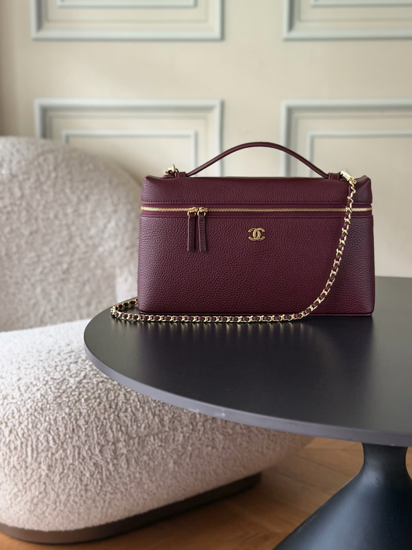 Chanel Large Vanity with chain Grained Calfskin & Gold-Tone Metal Burgundy AS5348 A