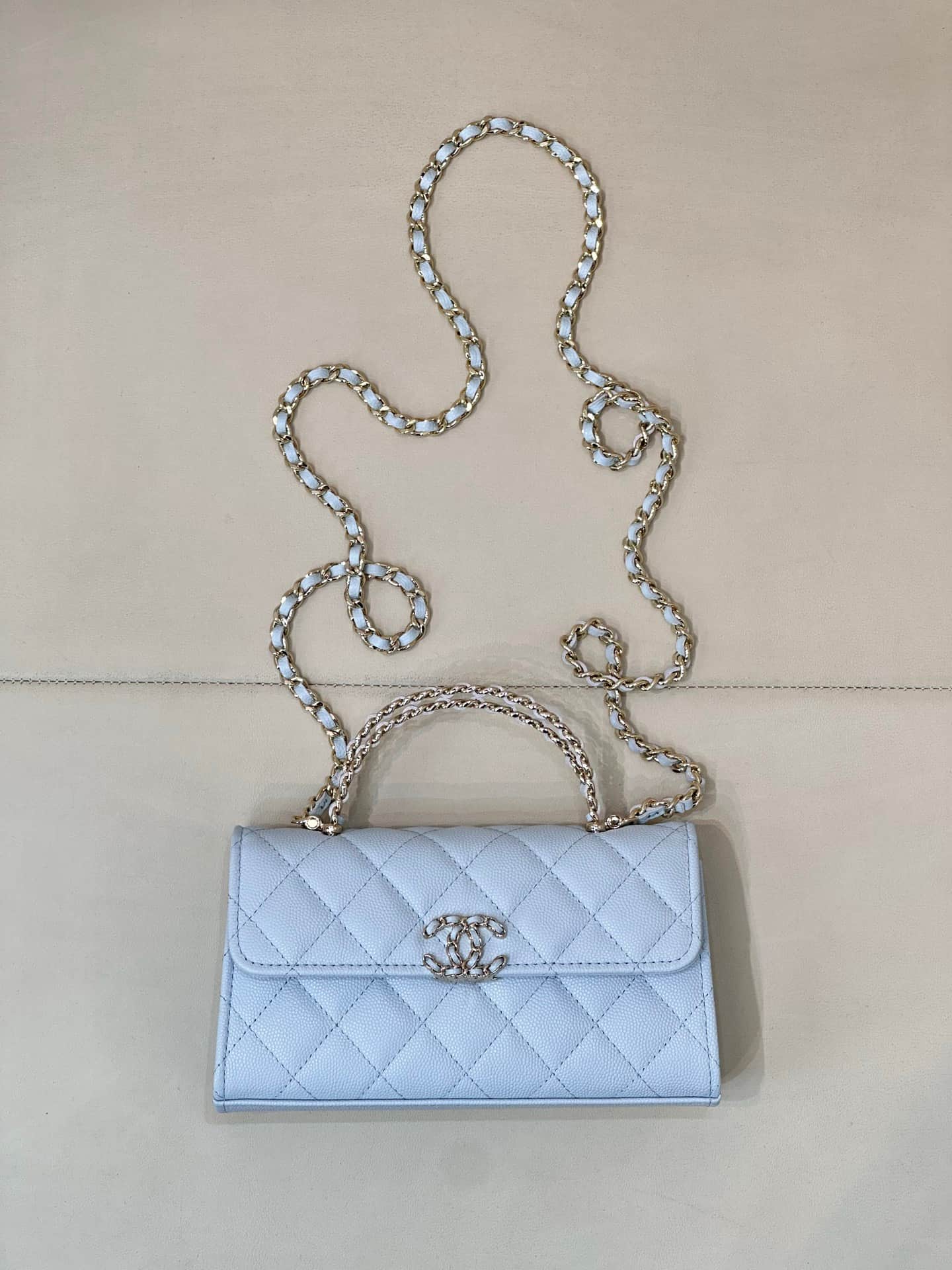 Chanel Clutch with chain Grained Calfskin&Gold-Tone Metal Blue AP3238 TOP