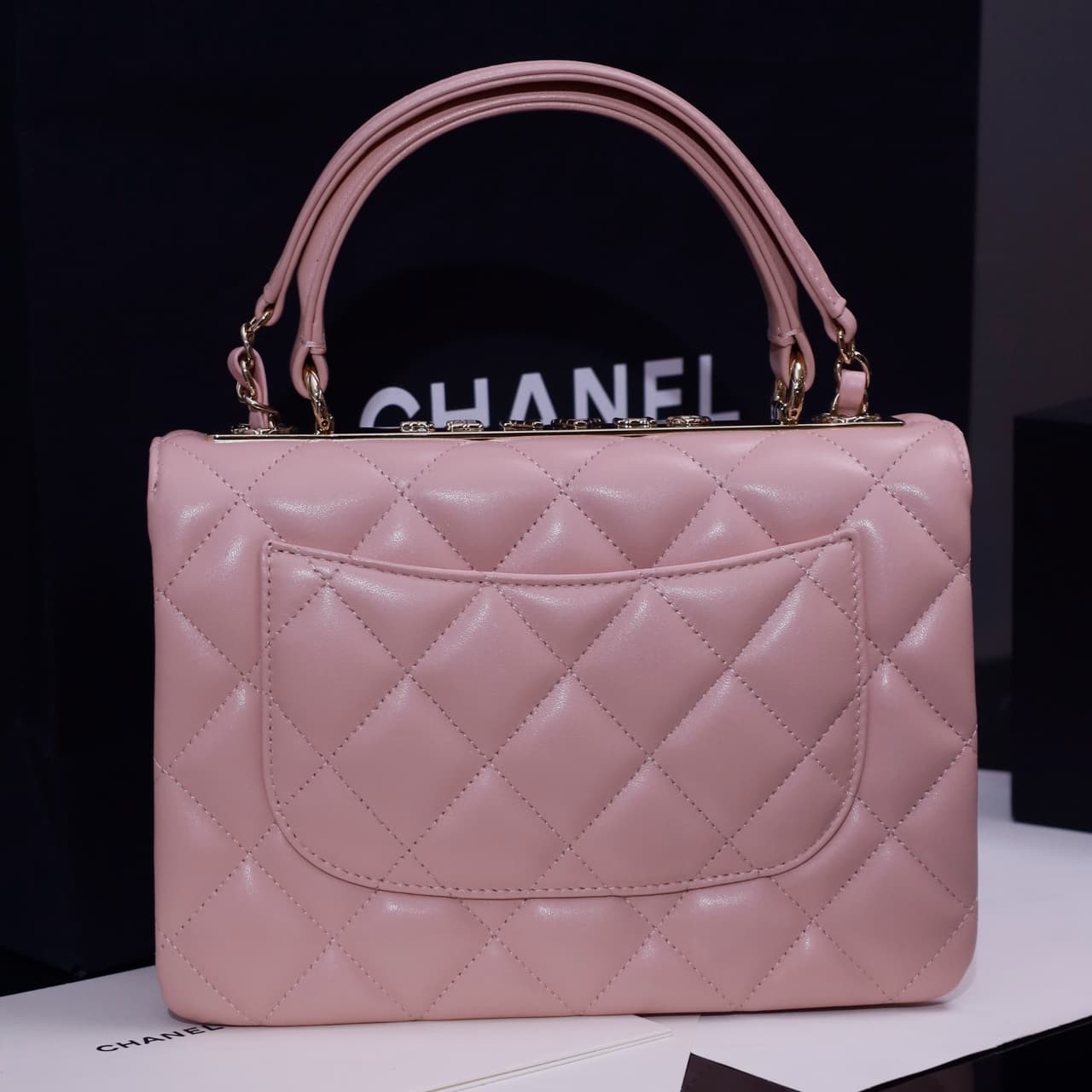 SMALL FLAP BAG WITH TOP HANDLE Lambskin Gold Metal Pink A