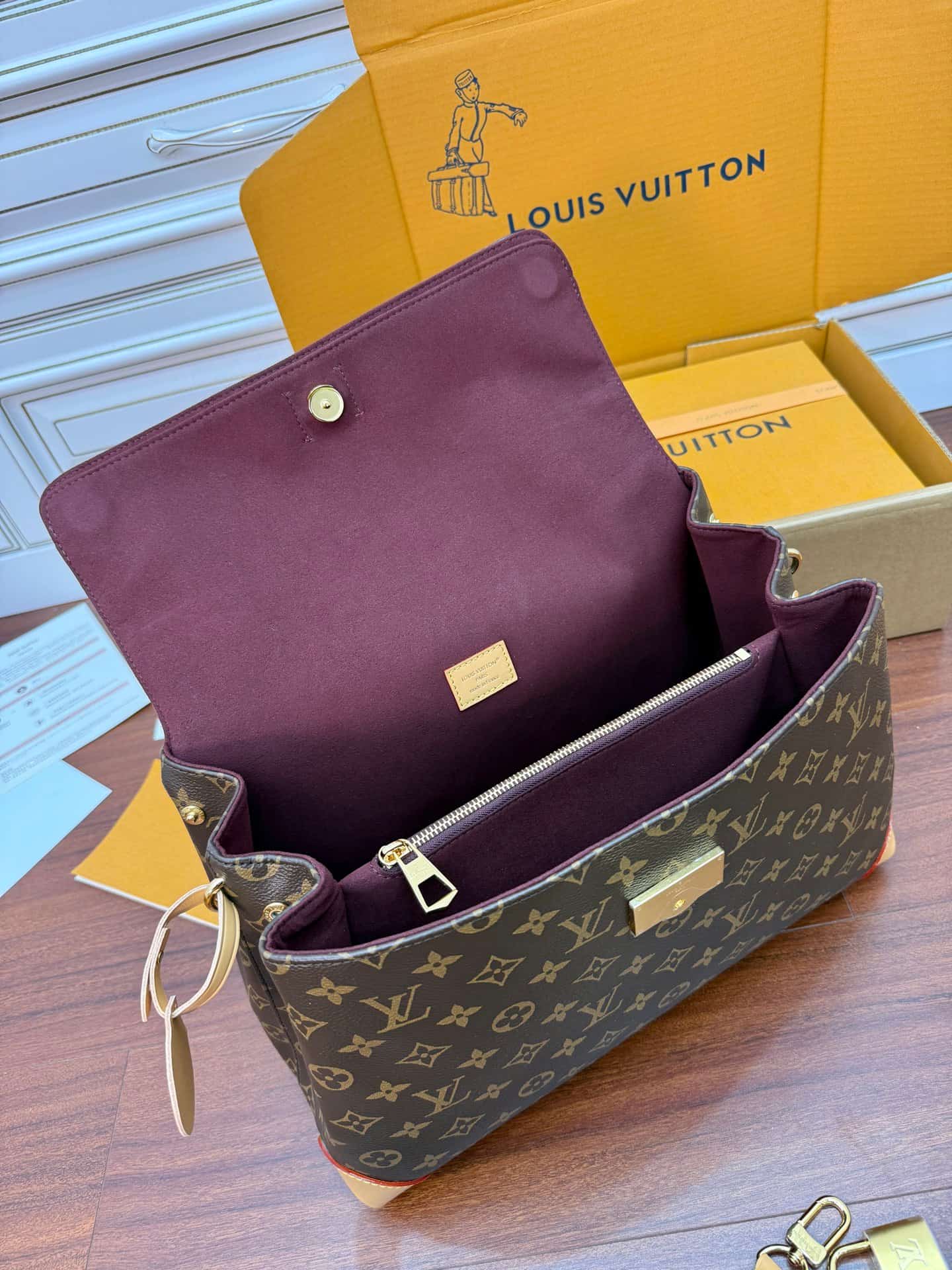 Louis Vuitton Hide Away MM Monogram Coated canvas M14473 TOP