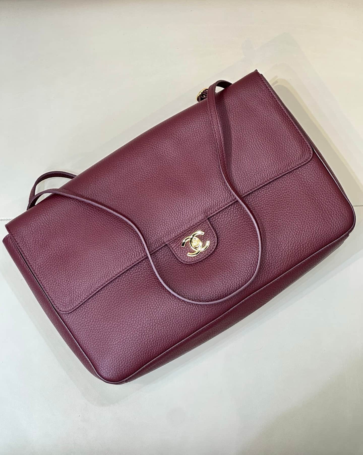 Chanel Maxi Flapbag Grained Calfskin & Gold Metal Claret AS6233 TOP