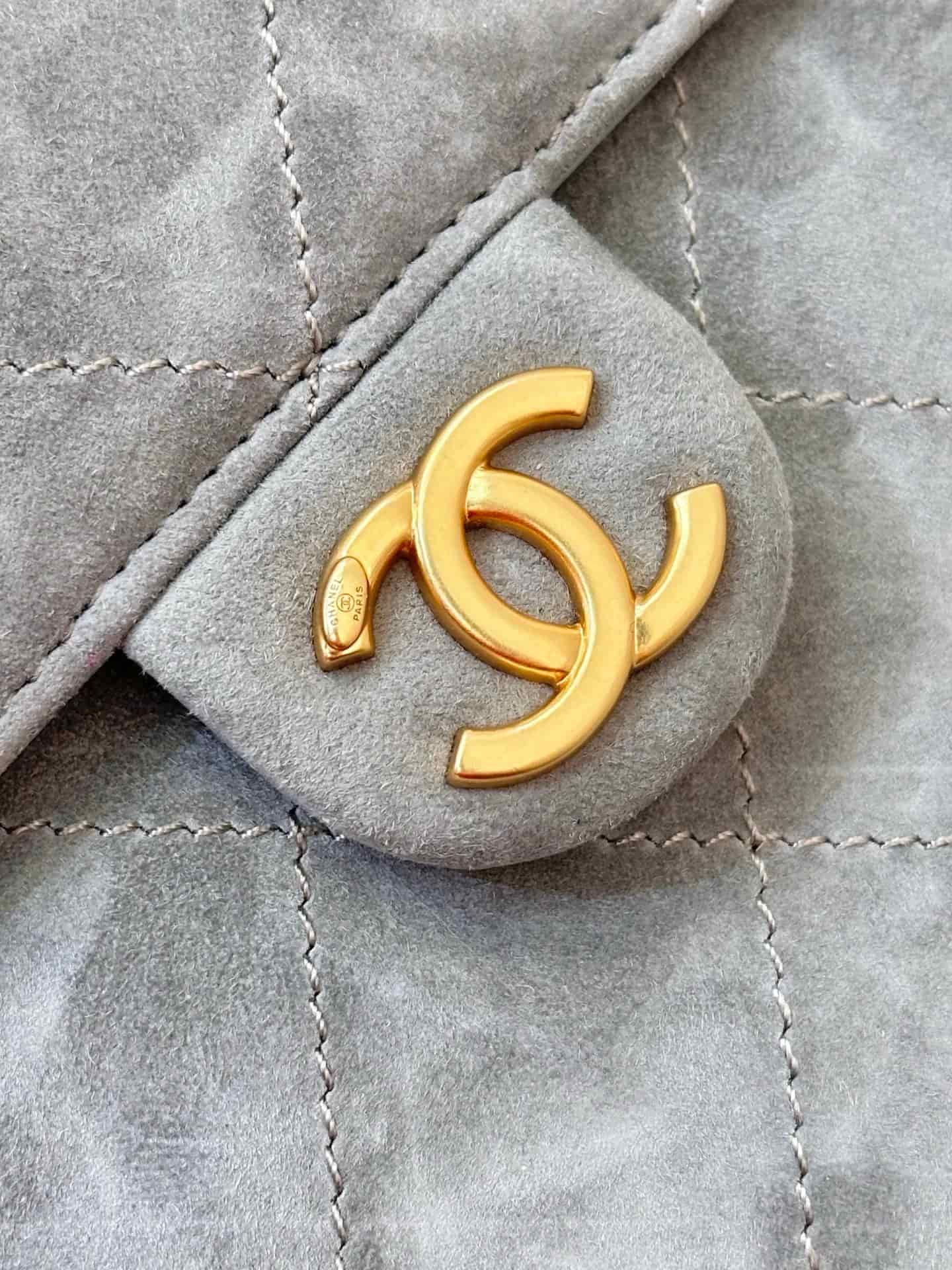 Chanel 25 Medium Hobo handbag AS5311 Suede &Gold-tone Metal Light Grey TOP
