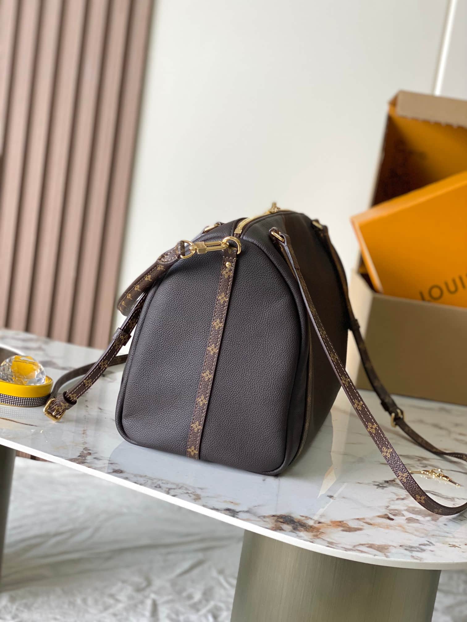Louis Vuitton Express MM Calfskin leather M26397 Mahogany/Acajou TOP