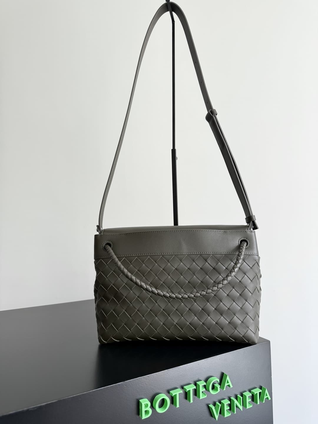 Small Andiamo Messenger Top