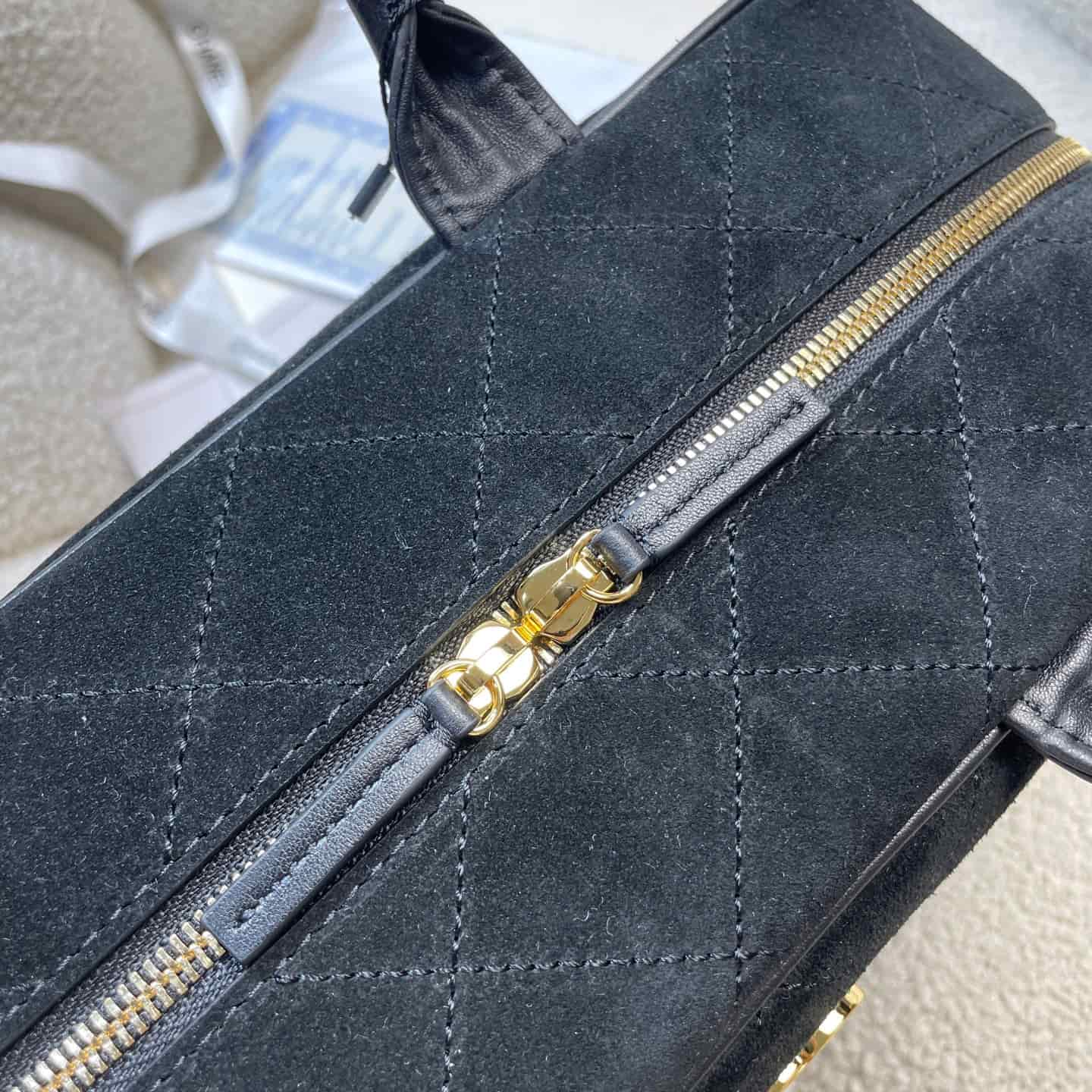 Chanel Maxi bowling bag Suede calfskin & Gold-Tone Metal Black AS6211 A