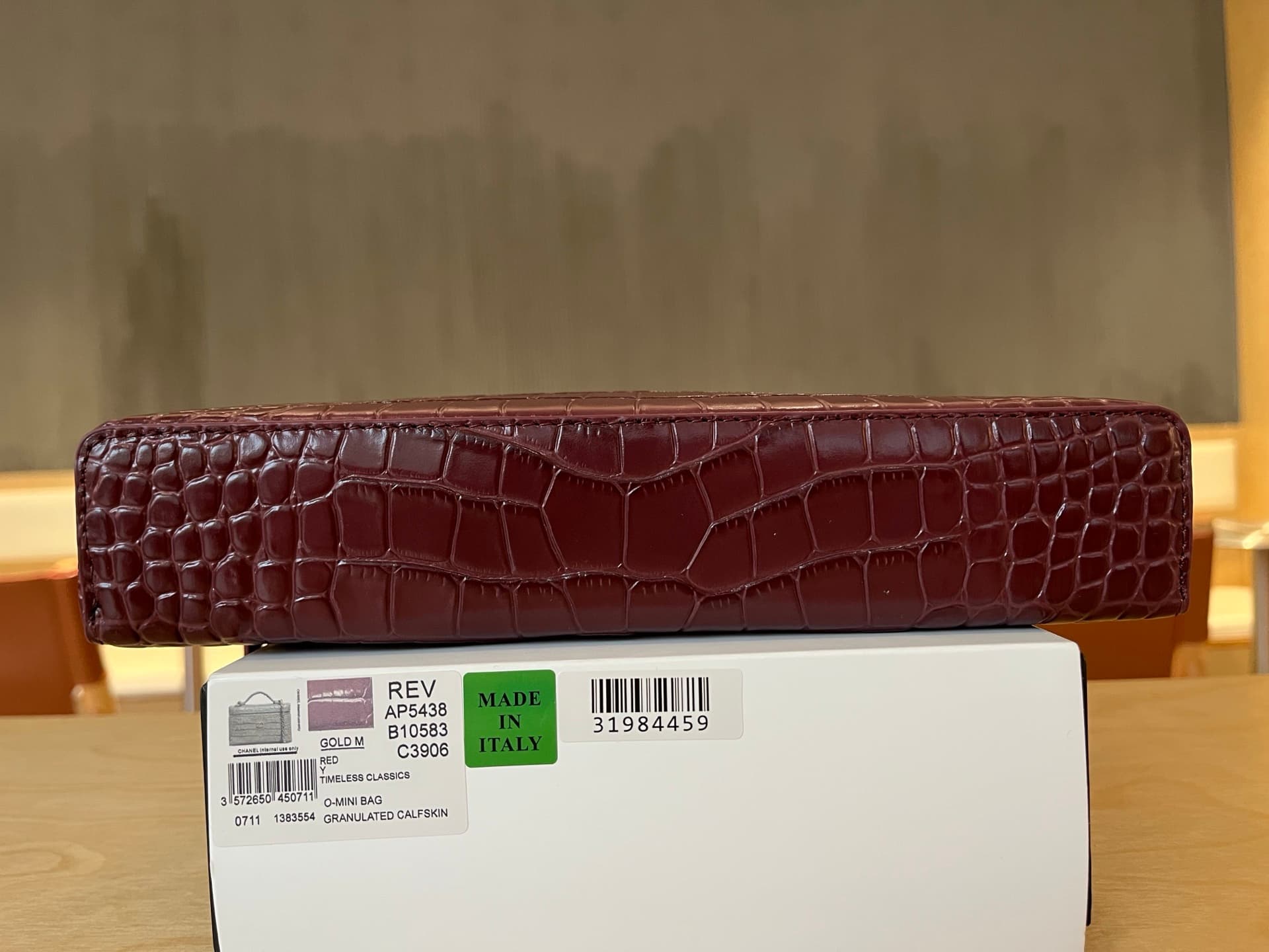 Chanel Vanity with Chain Crocodile-embossed leather& Gold-Tone Metal Burgundy AP5438 A