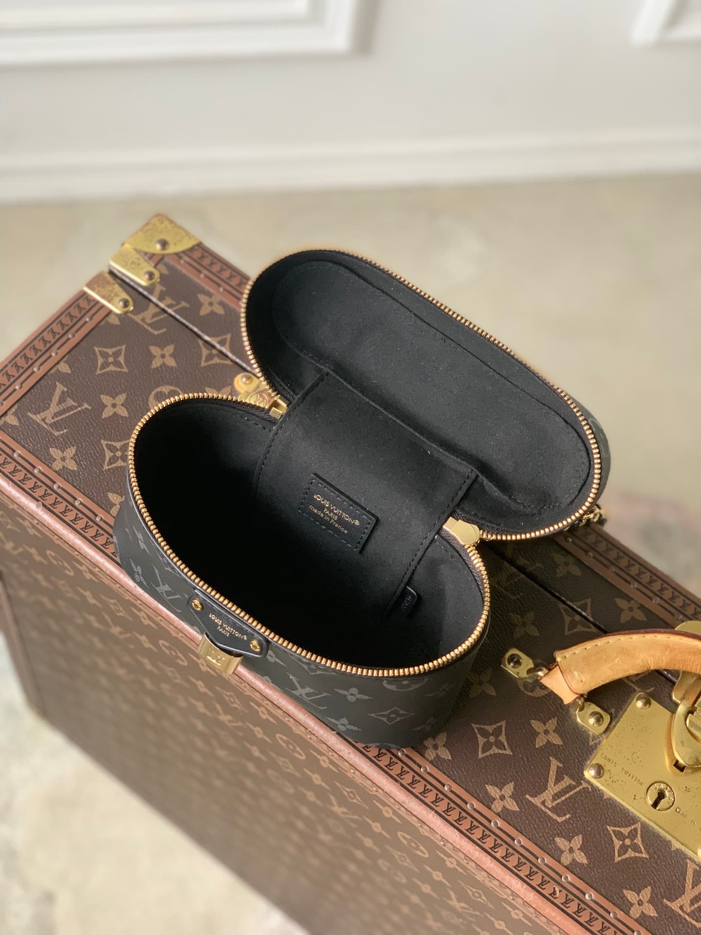 Louis Vuitton Vanity Chain Pouch Boldly Black Calfskin leather M3A372 High