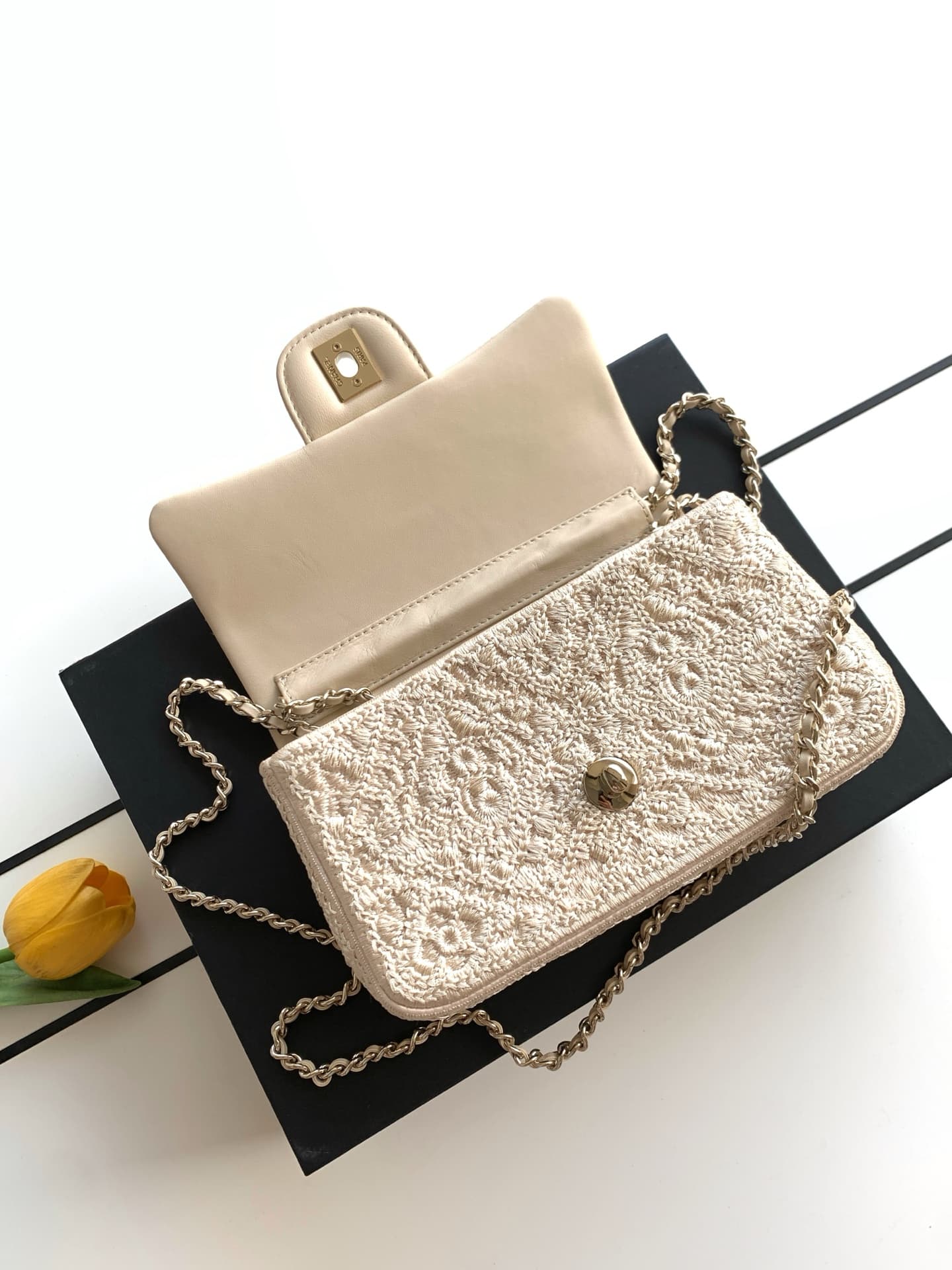 Chanel Small Flap Bag & Gold-Tone Metal White AS4561 A