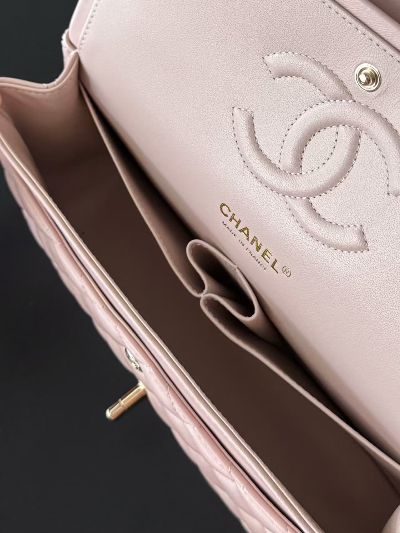 Chanel Medium CLASSIC HANDBAG Lambskin Gold-Tone Metal Pink TOP