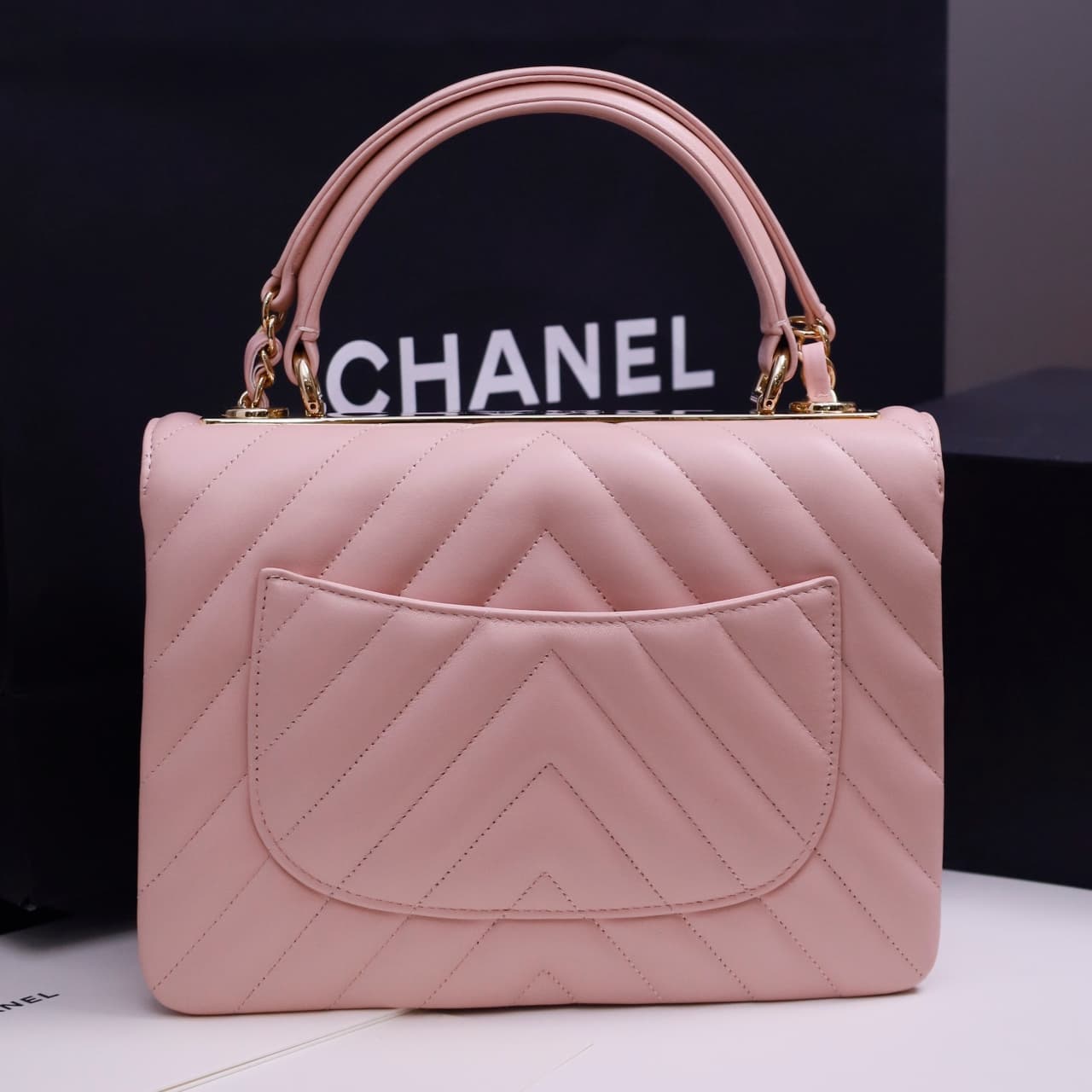 SMALL FLAP BAG WITH TOP HANDLE Lambskin Gold Metal Pink A