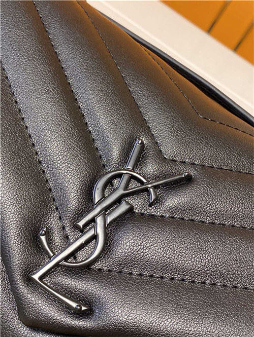 NIKI CHAIN WALLET CRINKLED LEATHER High