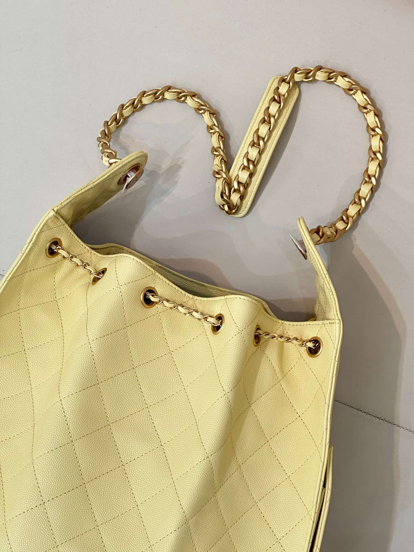 Chanel 25 Medium Hobo handbag AS5311 Grained Calfskin & Gold-tone Metal Yellow TOP