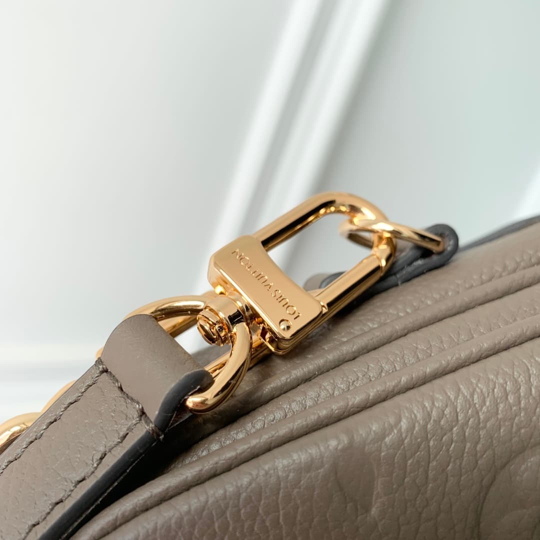 Louis Vuitton Pochette Metis East West Monogram Empreinte Leather M25910 Smoke High
