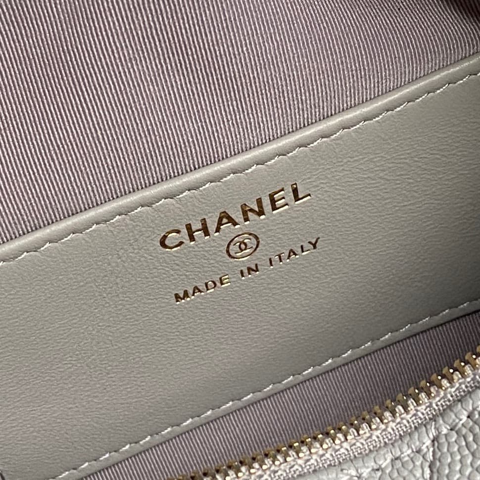 Chanel 25C Quilted Hobo Clutch on Chain Grained Calfskin & Gold Metal AP4386 A