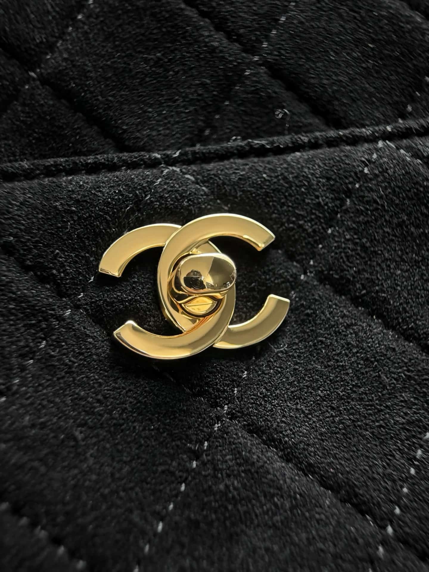 Chanel Maxi Camera Case Suede Calfskin & Gold Metal Black AS6443 A