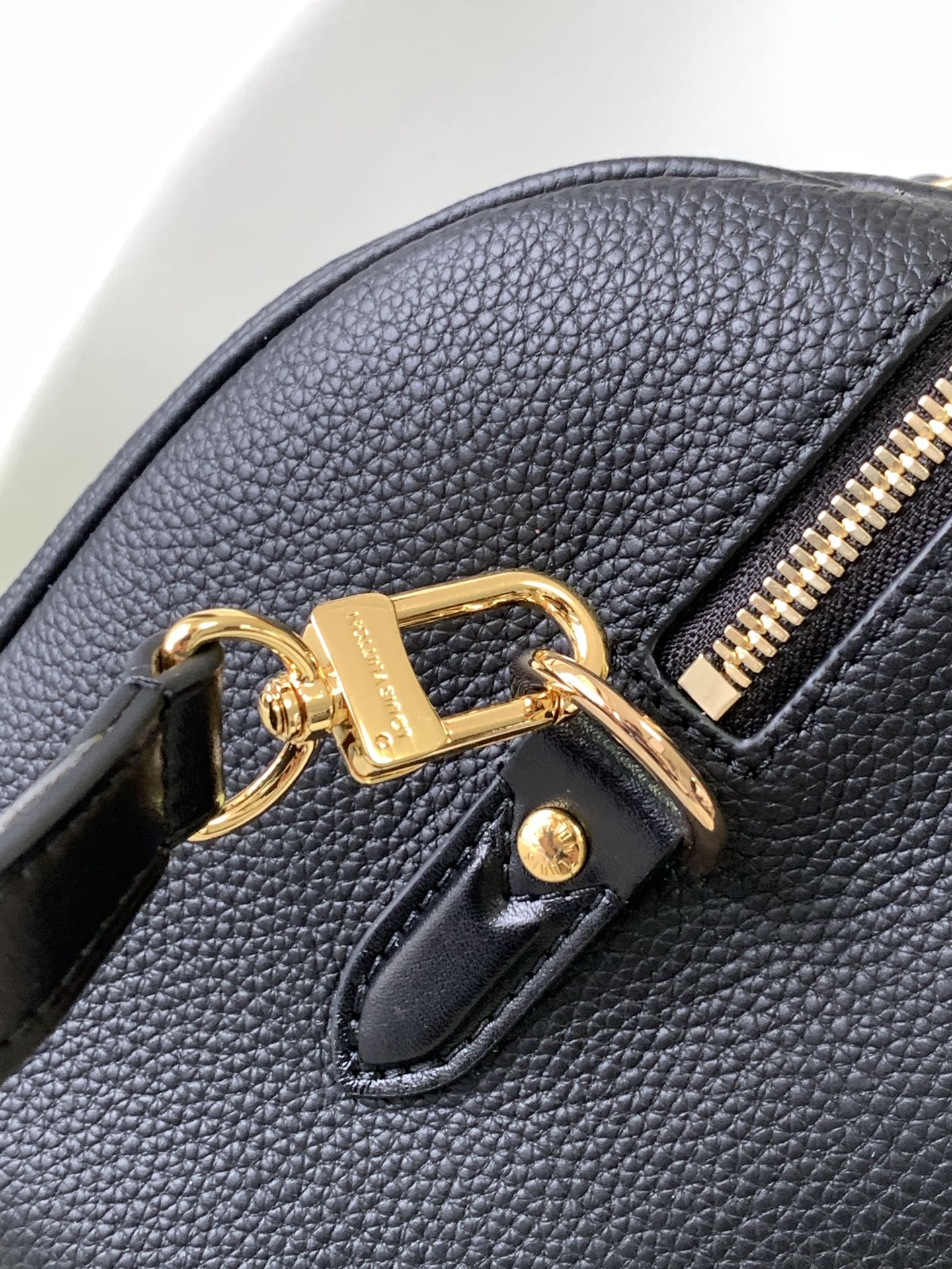 Louis Vuitton Speedy Bandoulière 25 Bag Black Embossed supple grained cowhide leather M58951 High
