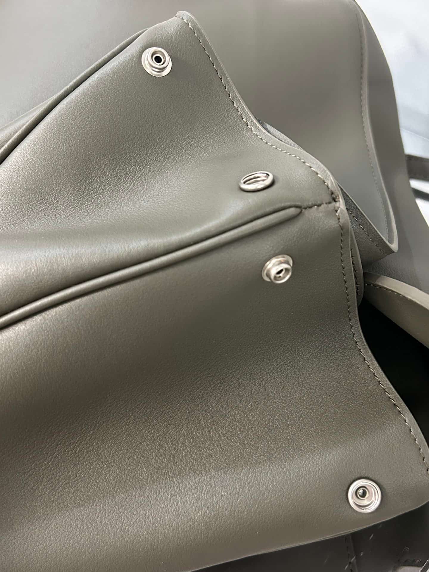 Balenciaga Rodeo Medium Bag in Khaki Leather With Sliver-Tone Metal TOP