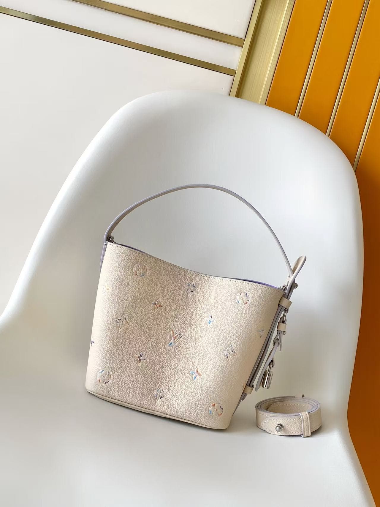Louis Vuitton All In BB Link Quartz Embossed cowhide leather M29835 High