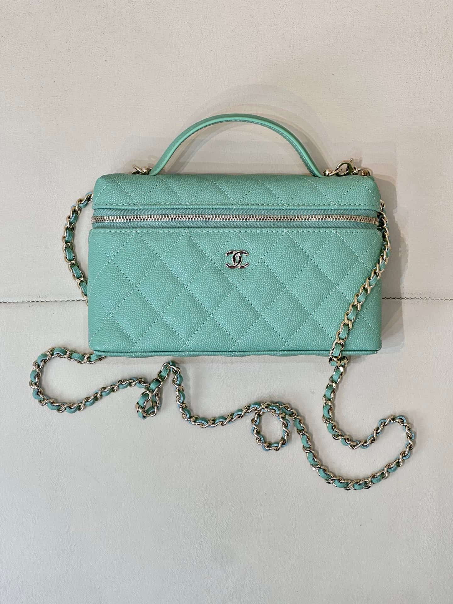 Chanel Classic Vanity with Chain Grained Calfskin & Gold-Tone Metal Green AP4385 TOP